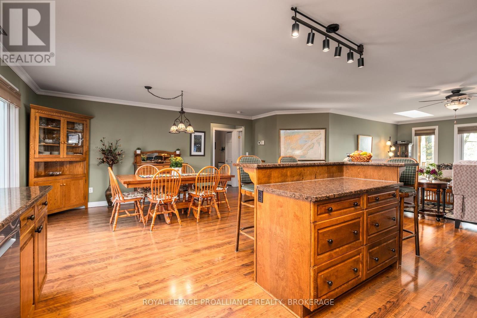 












14 SUNSET LANE

,
Greater Napanee (Greater Napanee),




Ontario
K7R3K7

