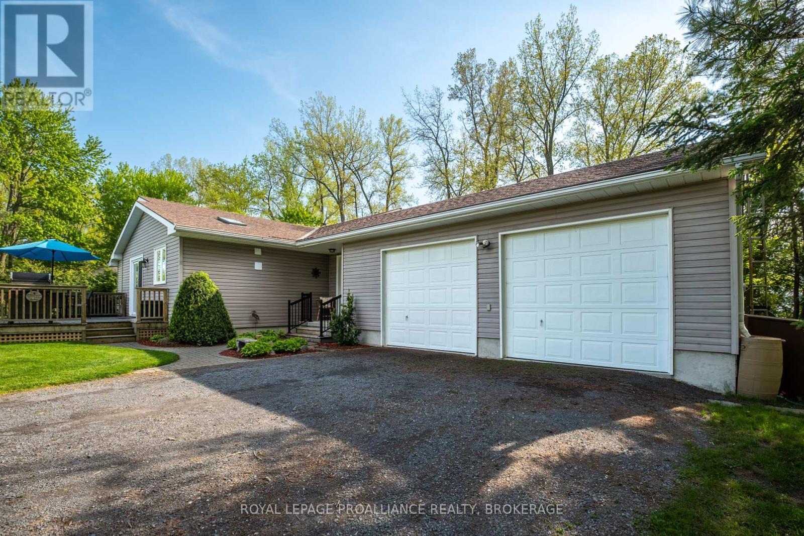 












14 SUNSET LANE

,
Greater Napanee (Greater Napanee),




Ontario
K7R3K7

