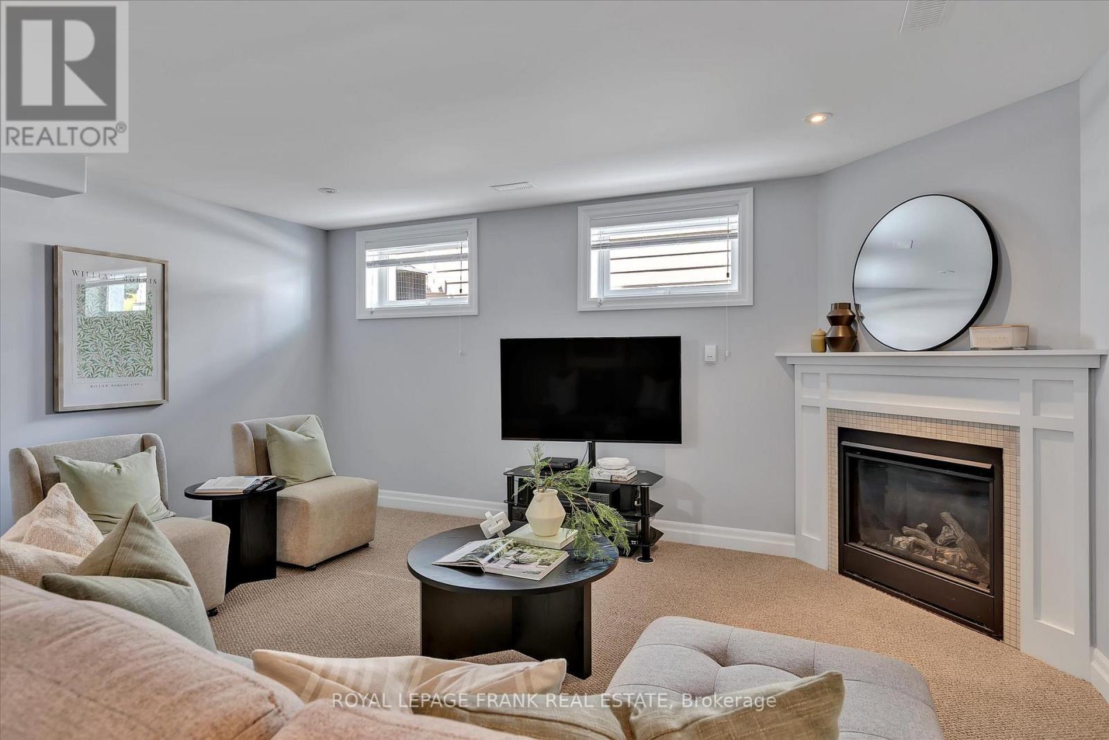 












47 CHARLTON COURT

,
Selwyn,







Ontario
K0L2H0

