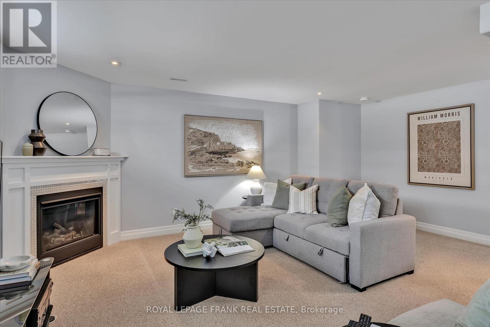 












47 CHARLTON COURT

,
Selwyn,







Ontario
K0L2H0

