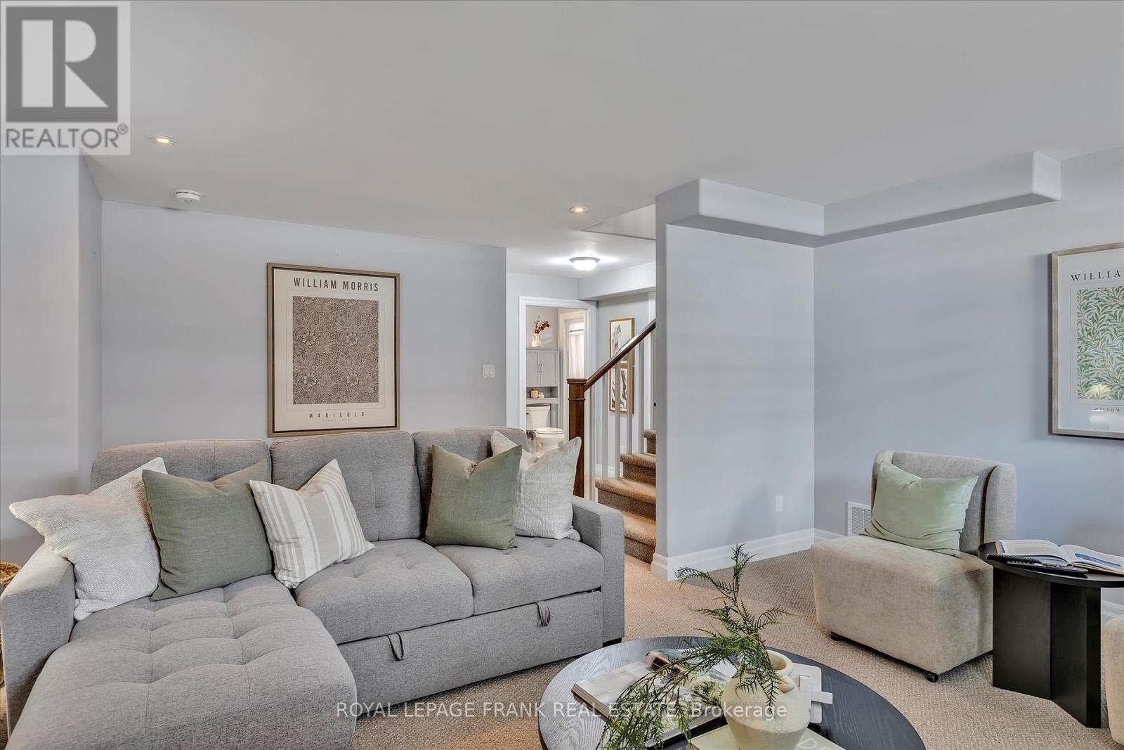 












47 CHARLTON COURT

,
Selwyn,







Ontario
K0L2H0

