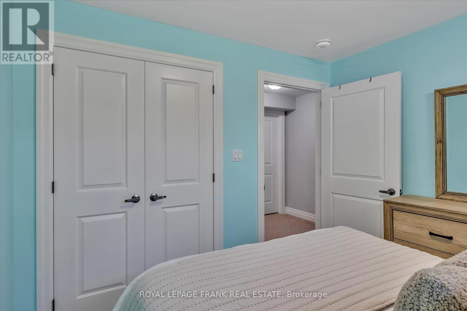 












47 CHARLTON COURT

,
Selwyn,







Ontario
K0L2H0

