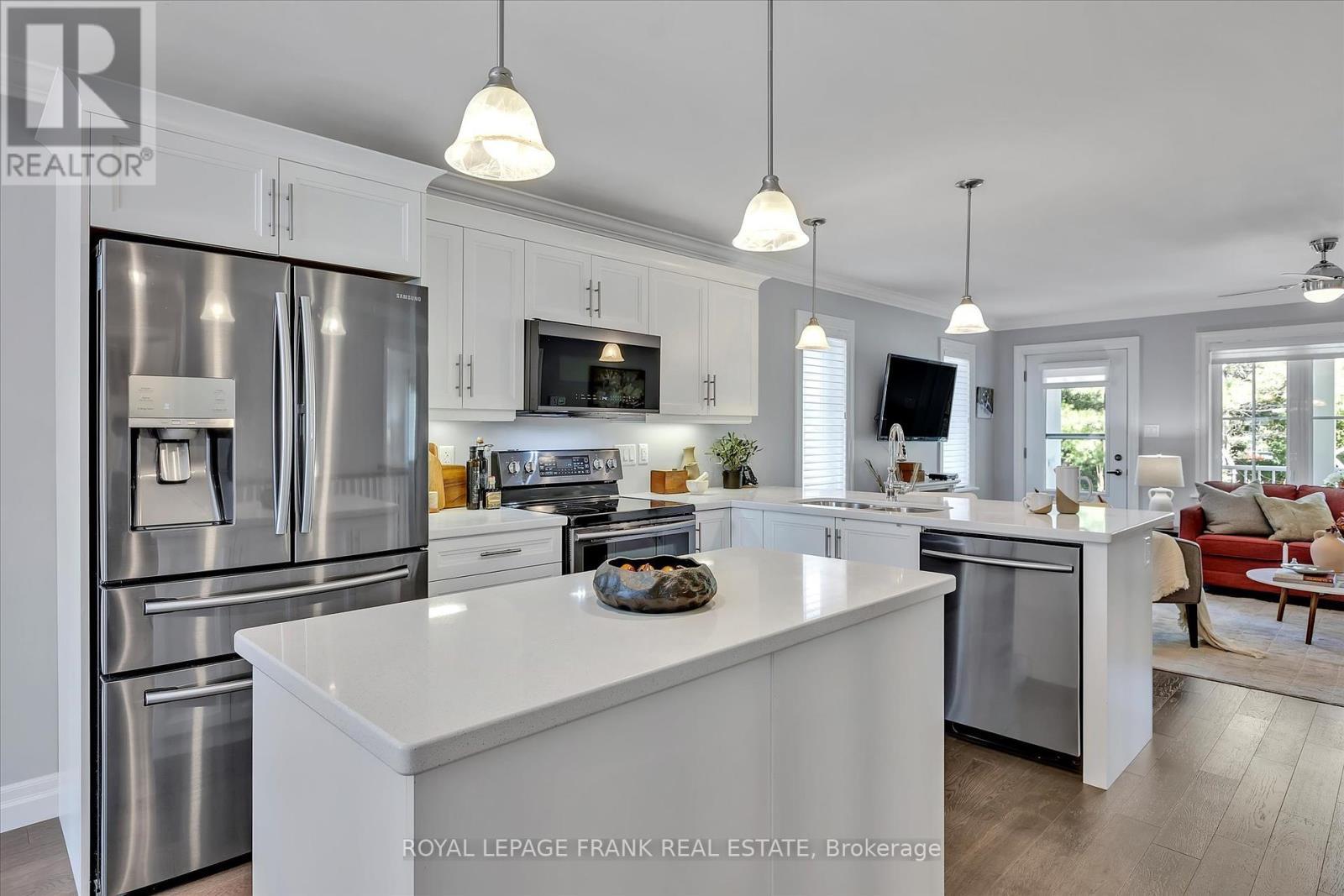 












47 CHARLTON COURT

,
Selwyn,







Ontario
K0L2H0


