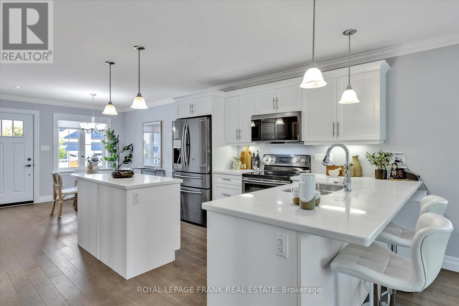 












47 CHARLTON COURT

,
Selwyn,







Ontario
K0L2H0

