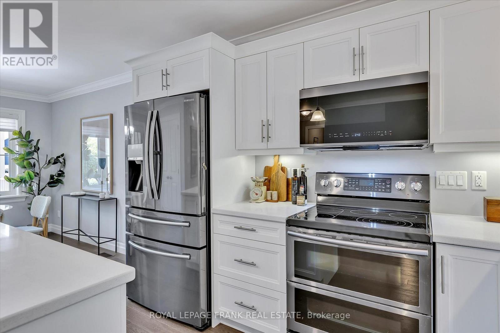 












47 CHARLTON COURT

,
Selwyn,







Ontario
K0L2H0

