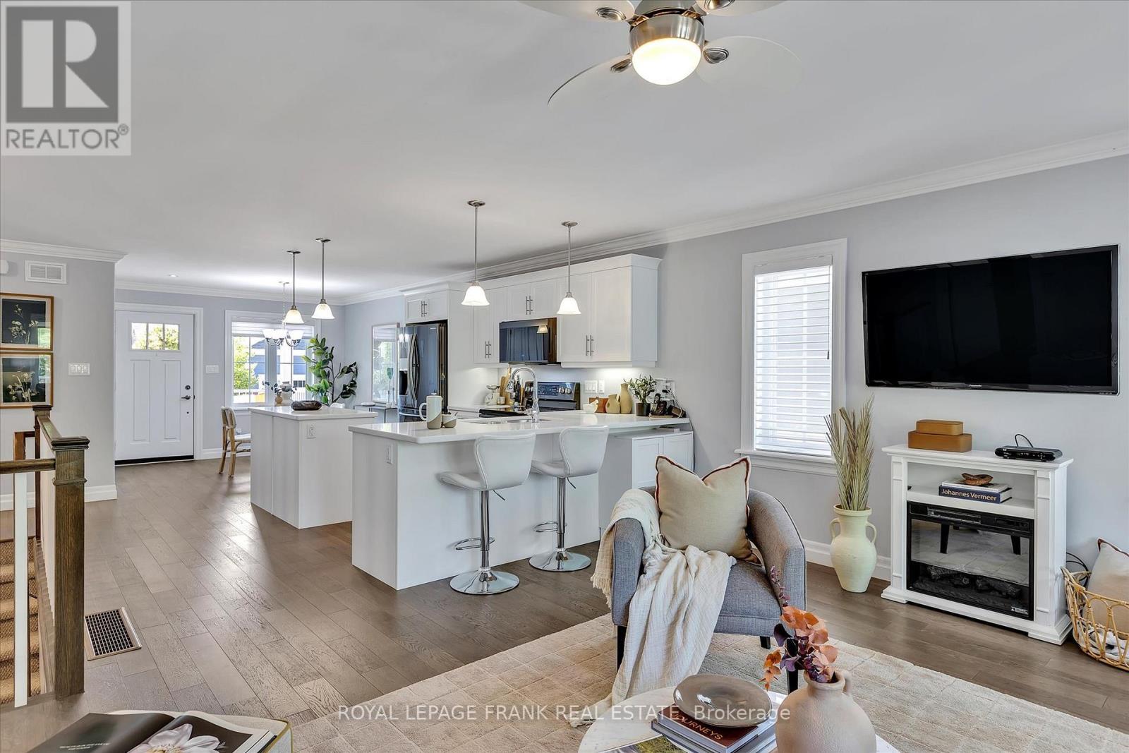 












47 CHARLTON COURT

,
Selwyn,







Ontario
K0L2H0

