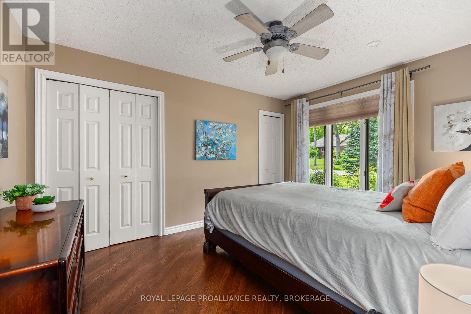 












15 FOREST DRIVE

,
Kingston (Kingston East (Incl CFB Kingston)),




Ontario
K7L4V1

