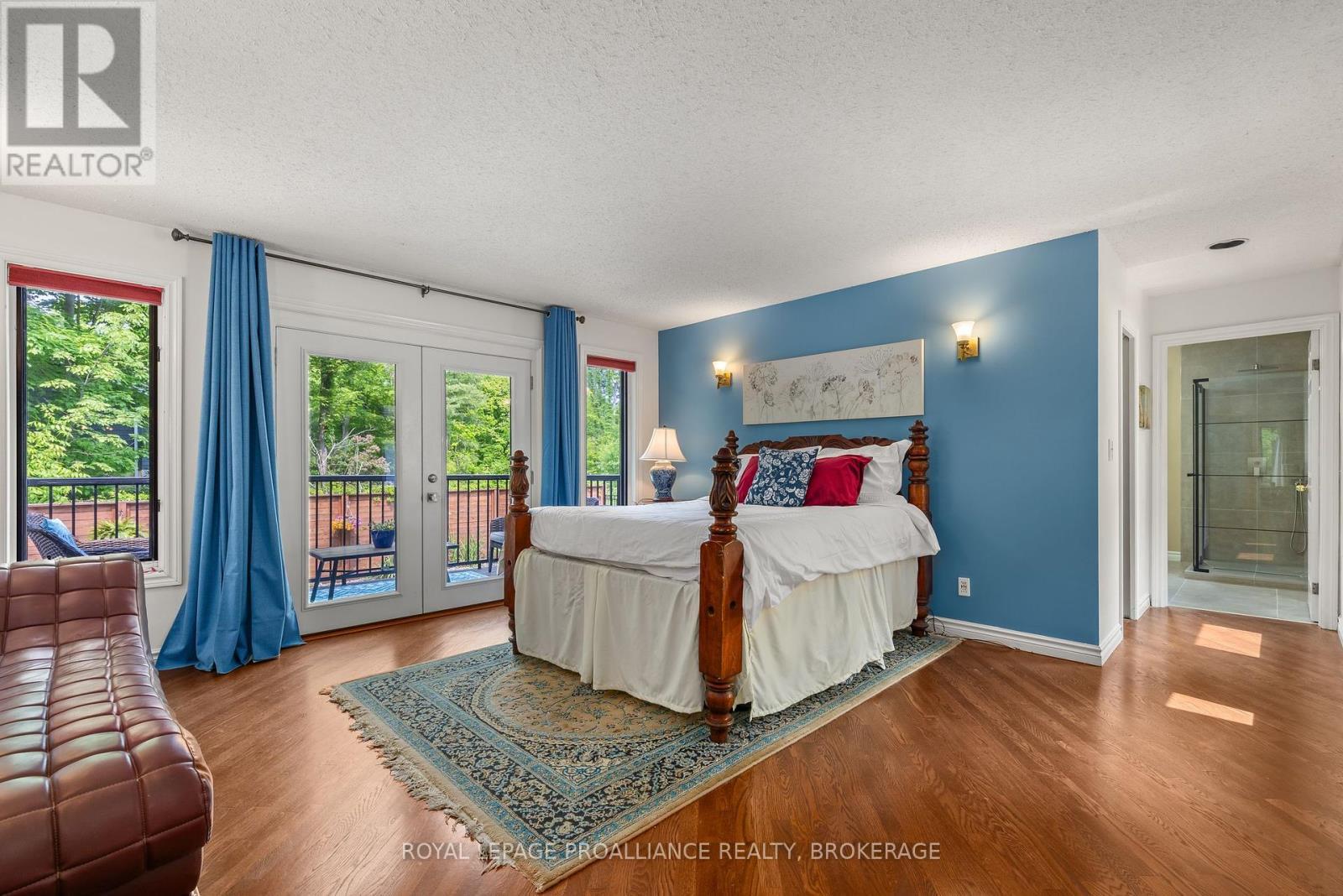 












15 FOREST DRIVE

,
Kingston (Kingston East (Incl CFB Kingston)),




Ontario
K7L4V1

