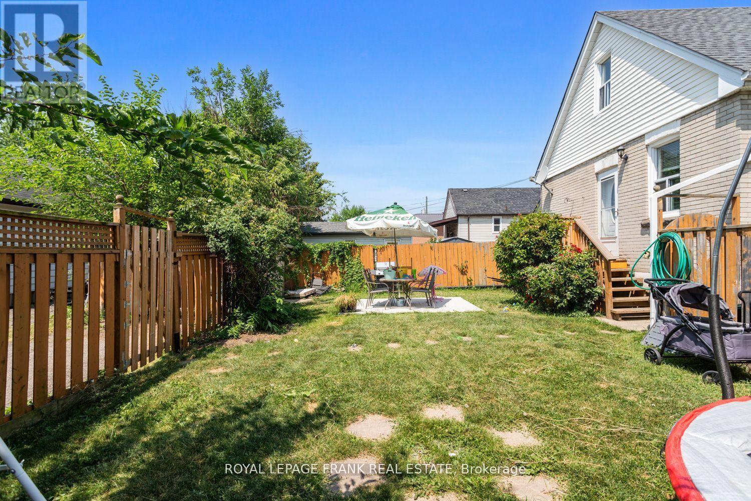 












542 WALMER ROAD

,
Hamilton (McQuesten),




Ontario
L8H3E6

