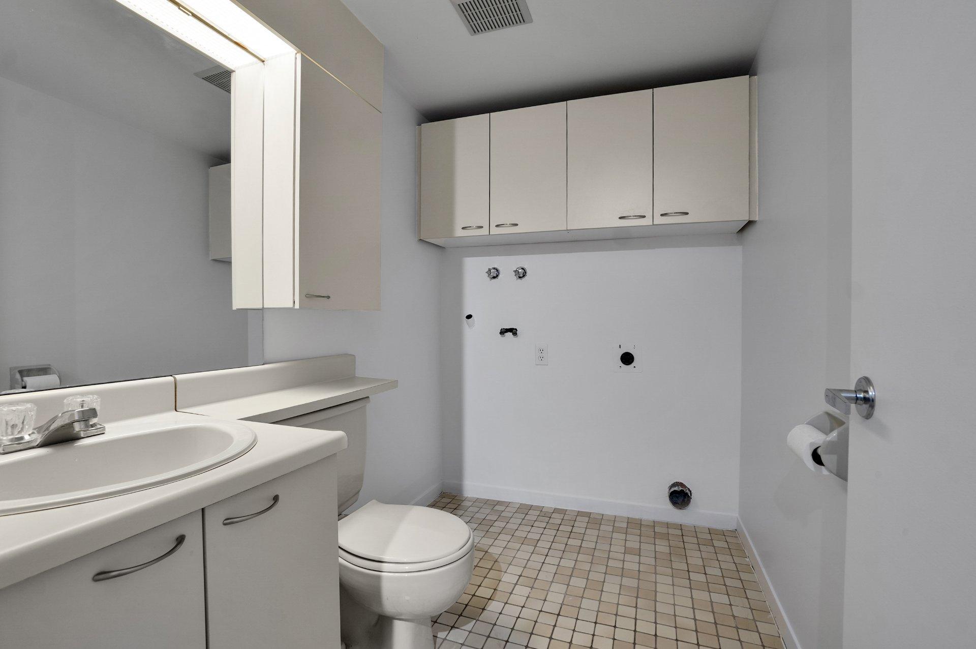 









212


Rue d'Orléans

,
Saint-Lambert,




QC
J4S1Y2

