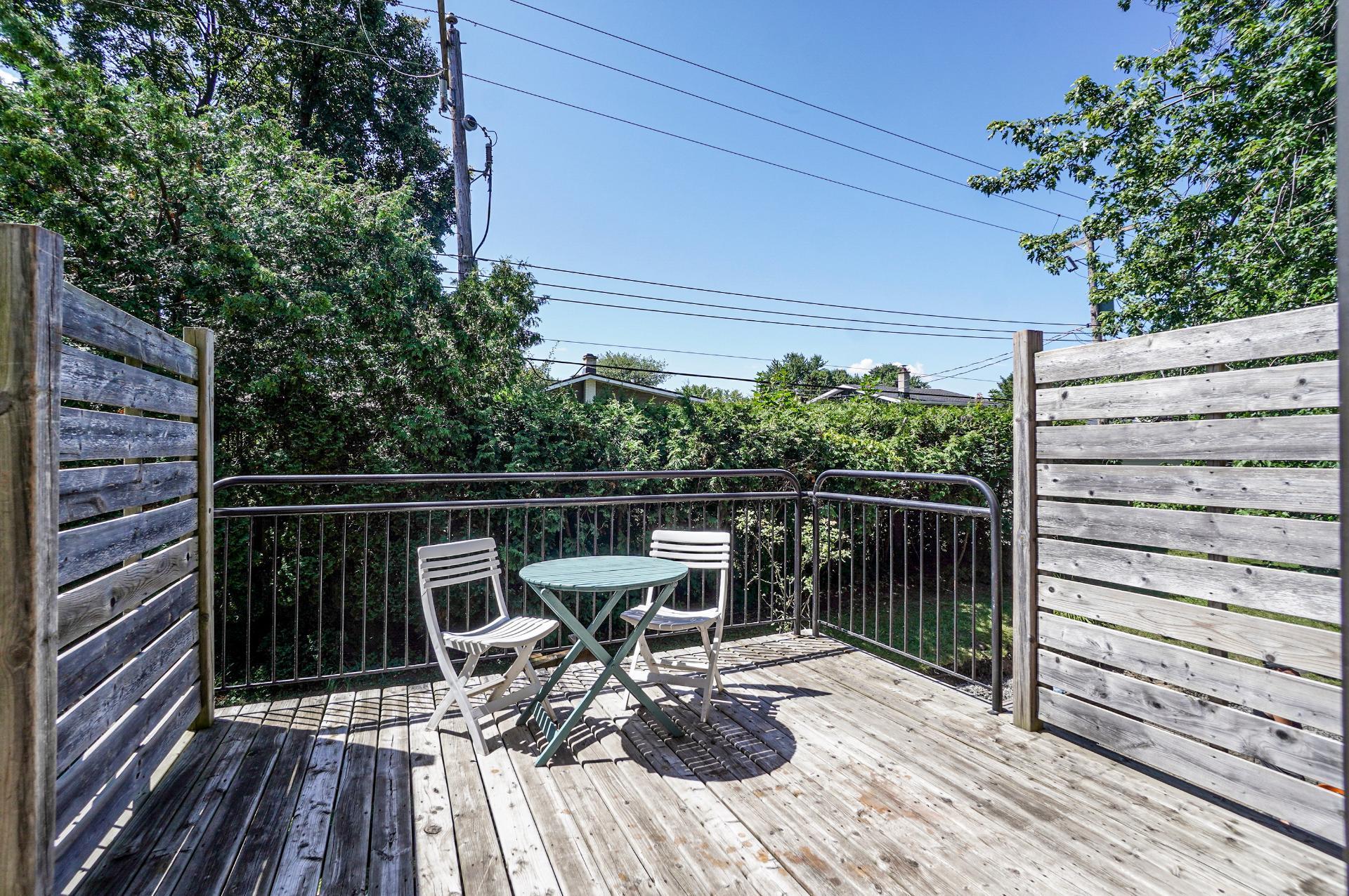 









212


Rue d'Orléans

,
Saint-Lambert,




QC
J4S1Y2

