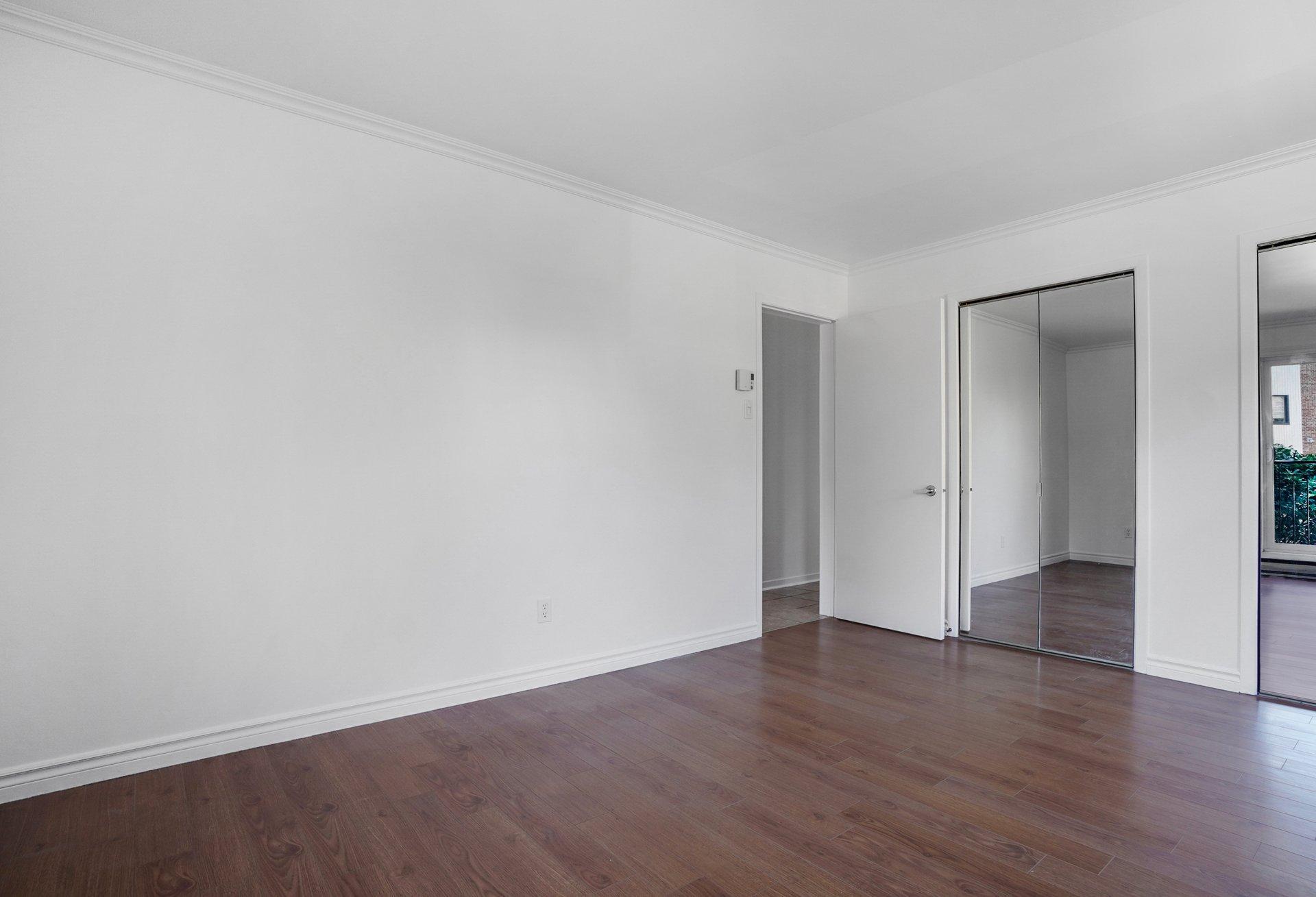









212


Rue d'Orléans

,
Saint-Lambert,




QC
J4S1Y2

