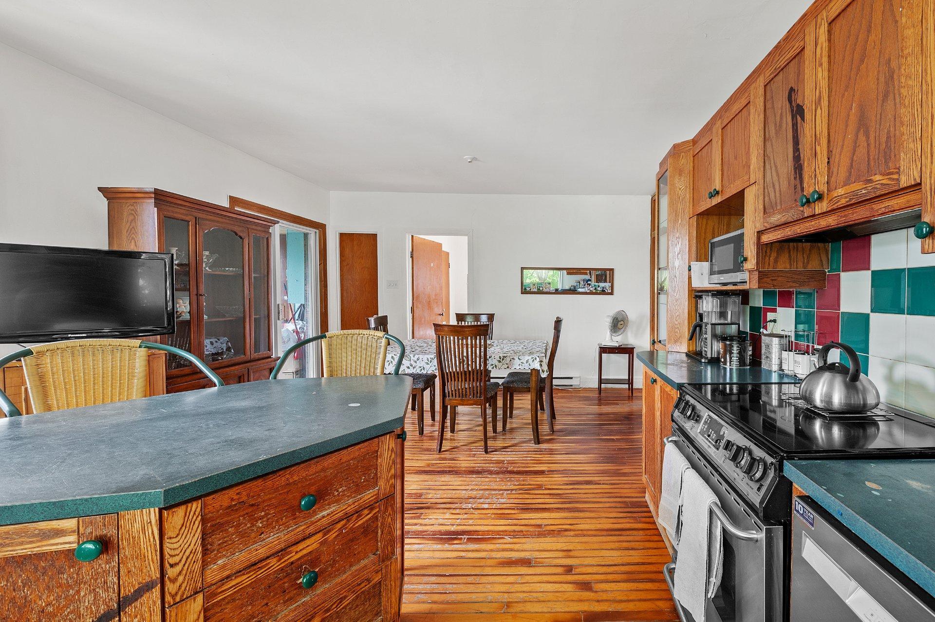 









91

 - 93


Rue De Martigny O.

,
Saint-Jérôme,




QC
J7Y2G2

