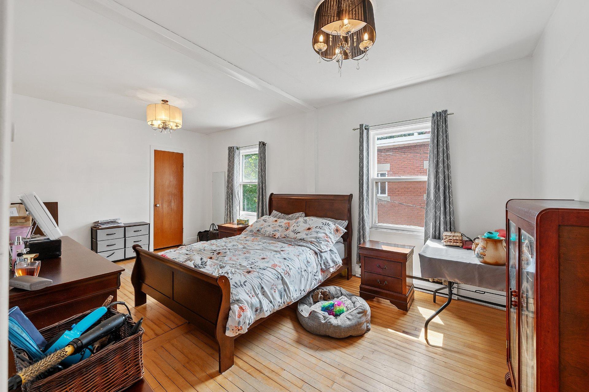 









91

 - 93


Rue De Martigny O.

,
Saint-Jérôme,




QC
J7Y2G2

