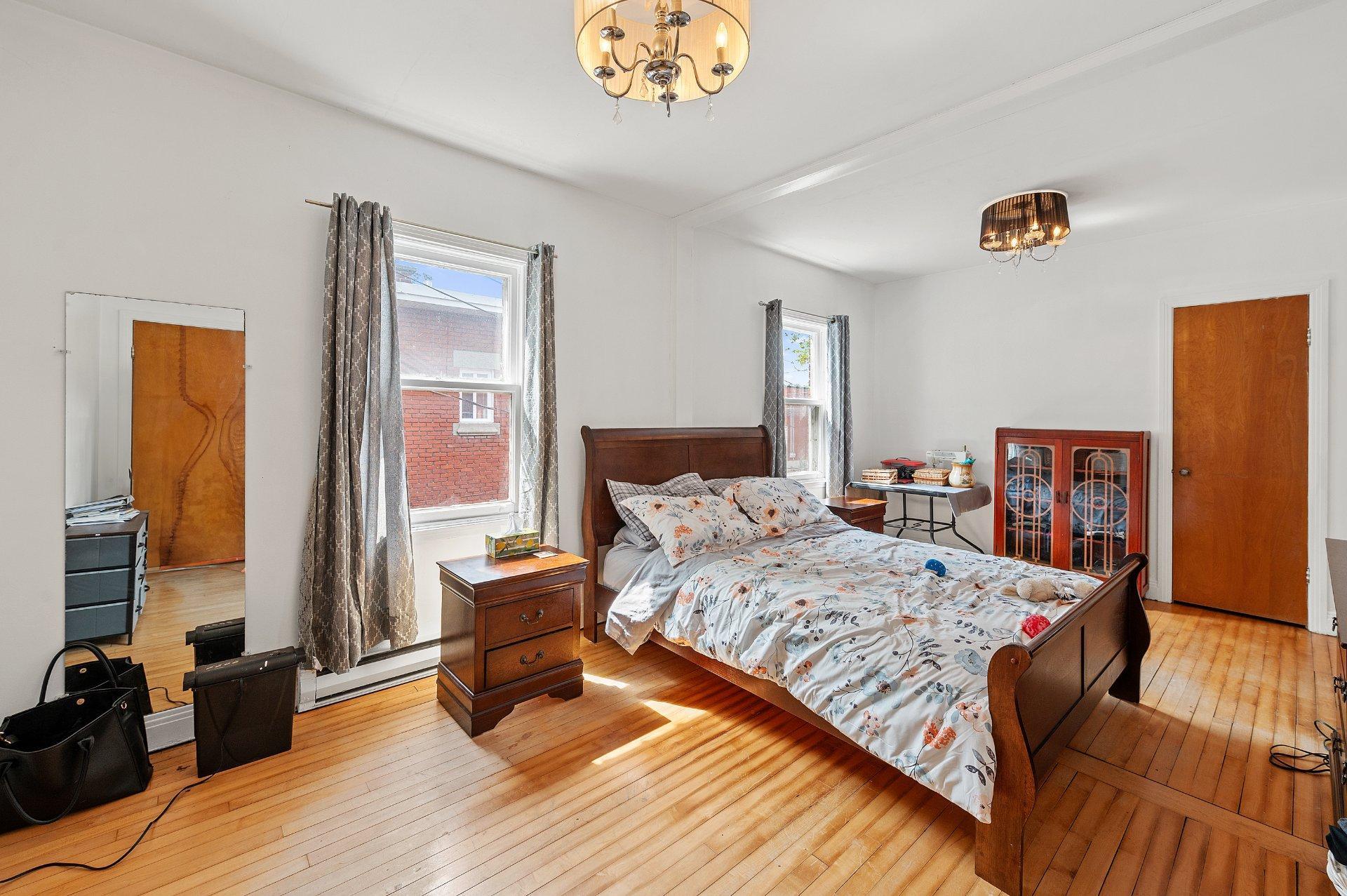 









91

 - 93


Rue De Martigny O.

,
Saint-Jérôme,




QC
J7Y2G2

