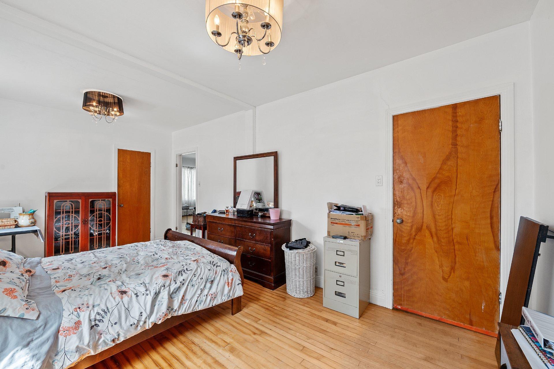 









91

 - 93


Rue De Martigny O.

,
Saint-Jérôme,




QC
J7Y2G2

