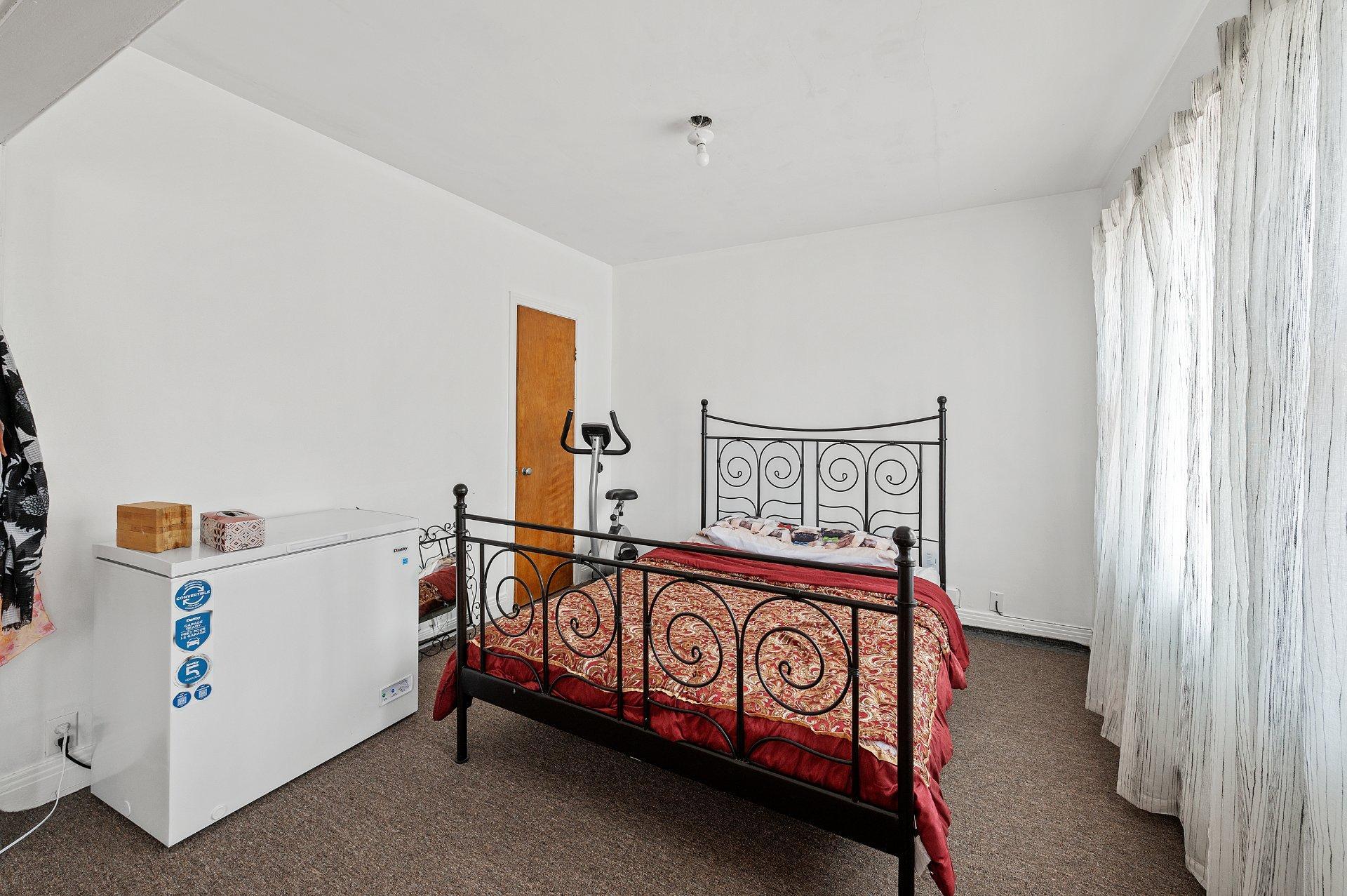 









91

 - 93


Rue De Martigny O.

,
Saint-Jérôme,




QC
J7Y2G2

