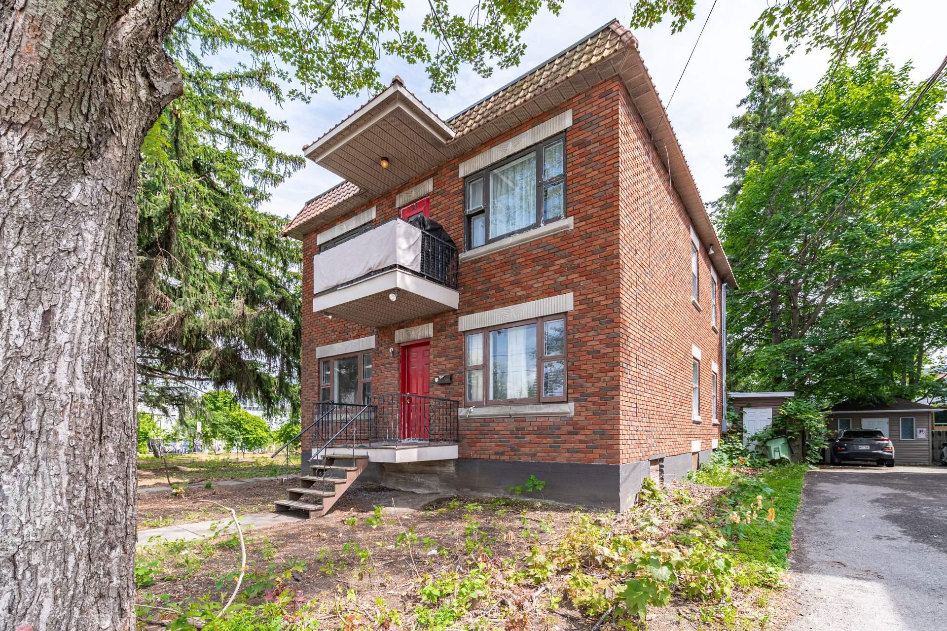 









91

 - 93


Rue De Martigny O.

,
Saint-Jérôme,




QC
J7Y2G2

