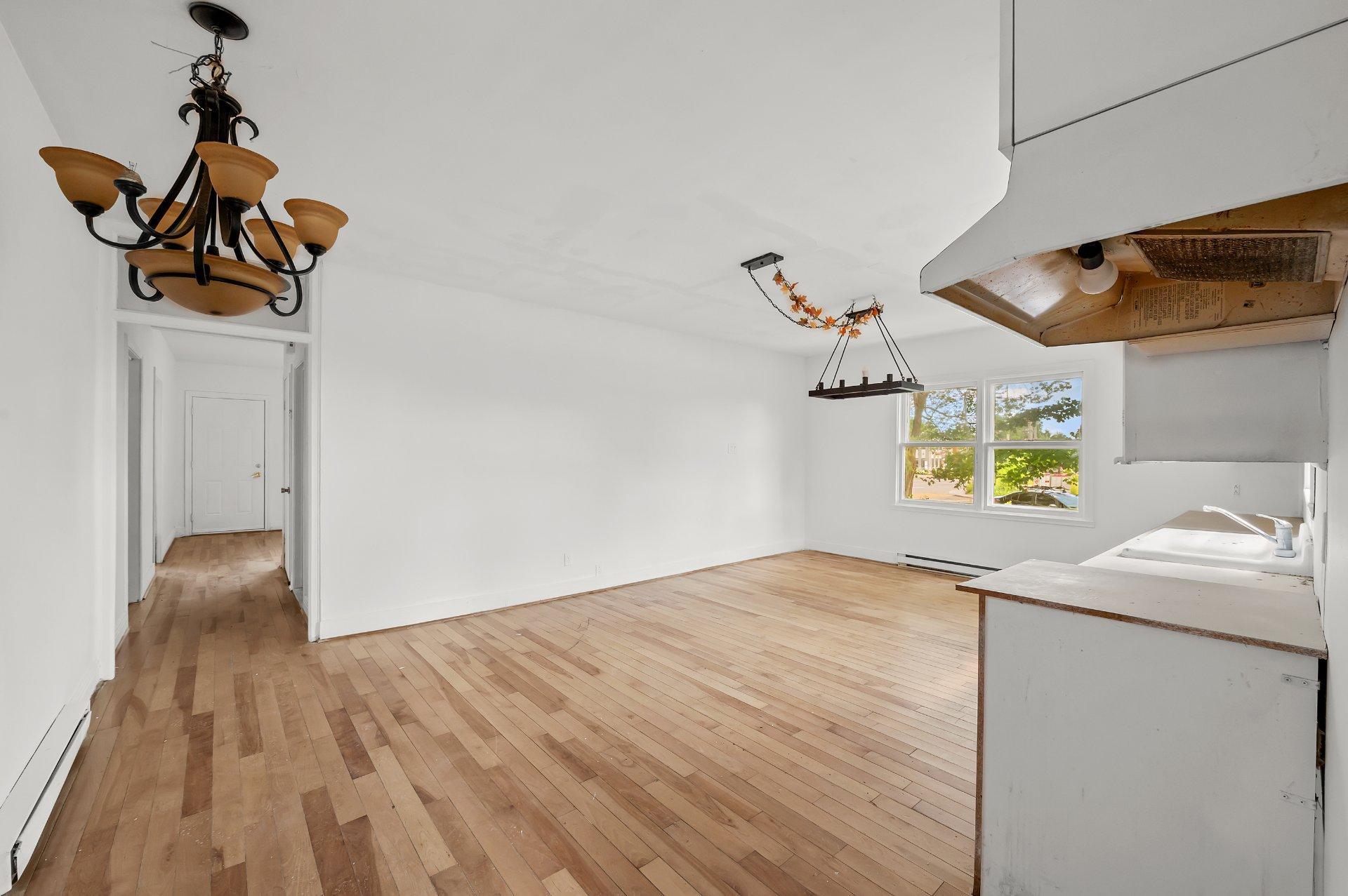 









91

 - 93


Rue De Martigny O.

,
Saint-Jérôme,




QC
J7Y2G2

