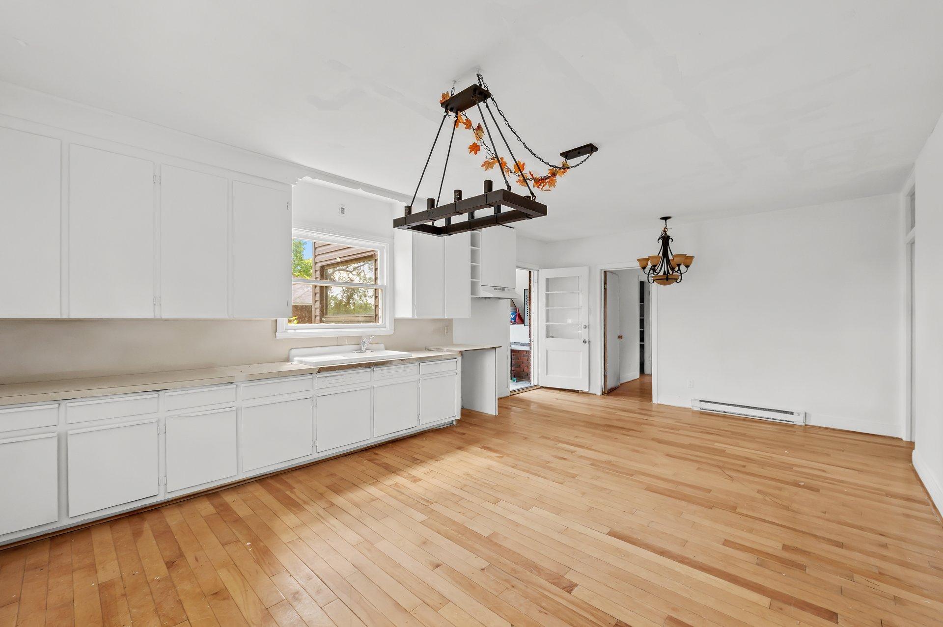 









91

 - 93


Rue De Martigny O.

,
Saint-Jérôme,




QC
J7Y2G2

