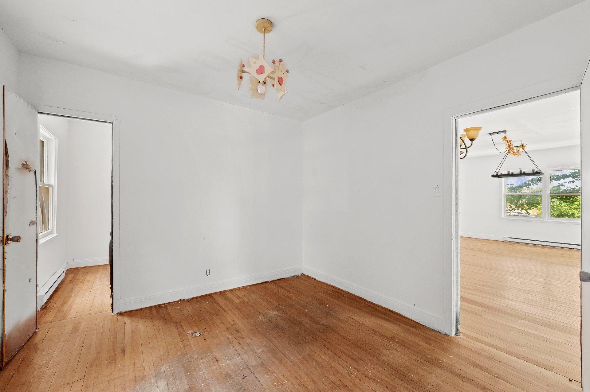 









91

 - 93


Rue De Martigny O.

,
Saint-Jérôme,




QC
J7Y2G2

