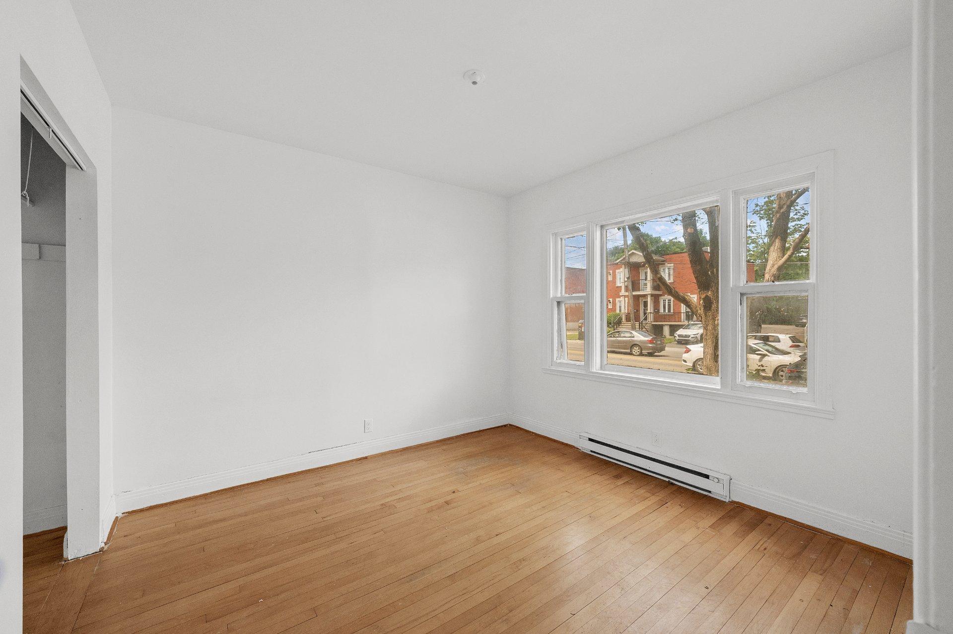 









91

 - 93


Rue De Martigny O.

,
Saint-Jérôme,




QC
J7Y2G2

