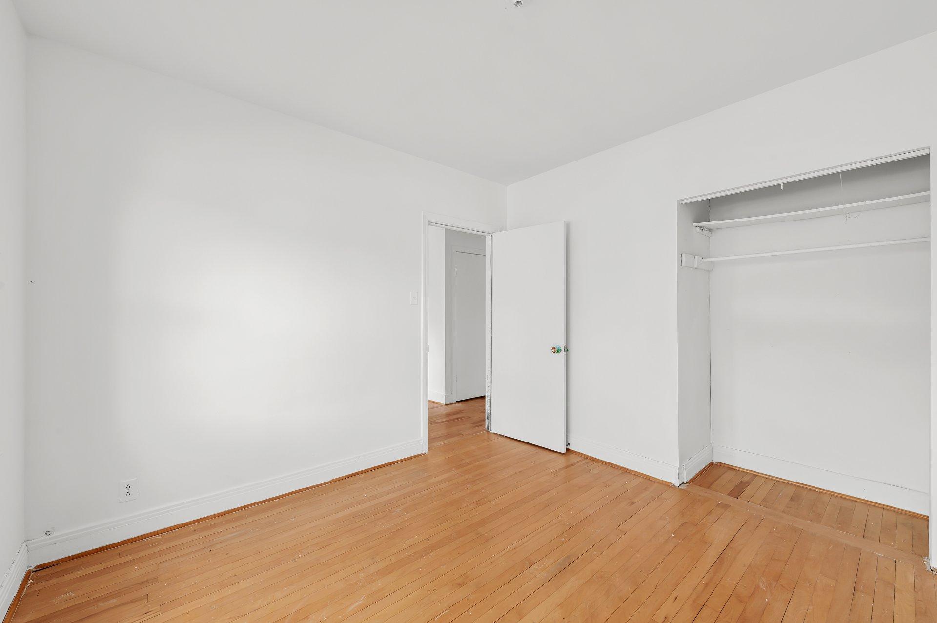 









91

 - 93


Rue De Martigny O.

,
Saint-Jérôme,




QC
J7Y2G2

