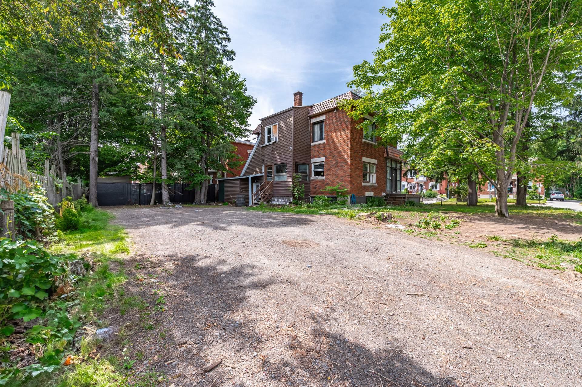 









91

 - 93


Rue De Martigny O.

,
Saint-Jérôme,




QC
J7Y2G2

