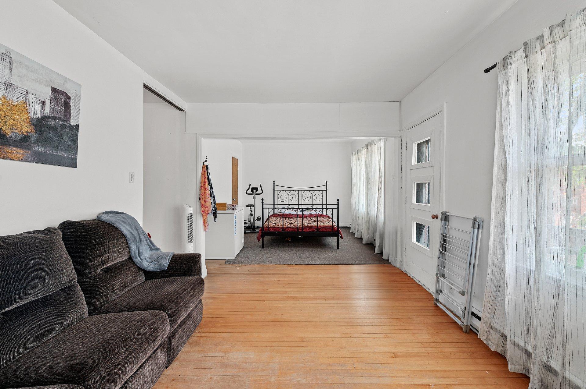 









91

 - 93


Rue De Martigny O.

,
Saint-Jérôme,




QC
J7Y2G2

