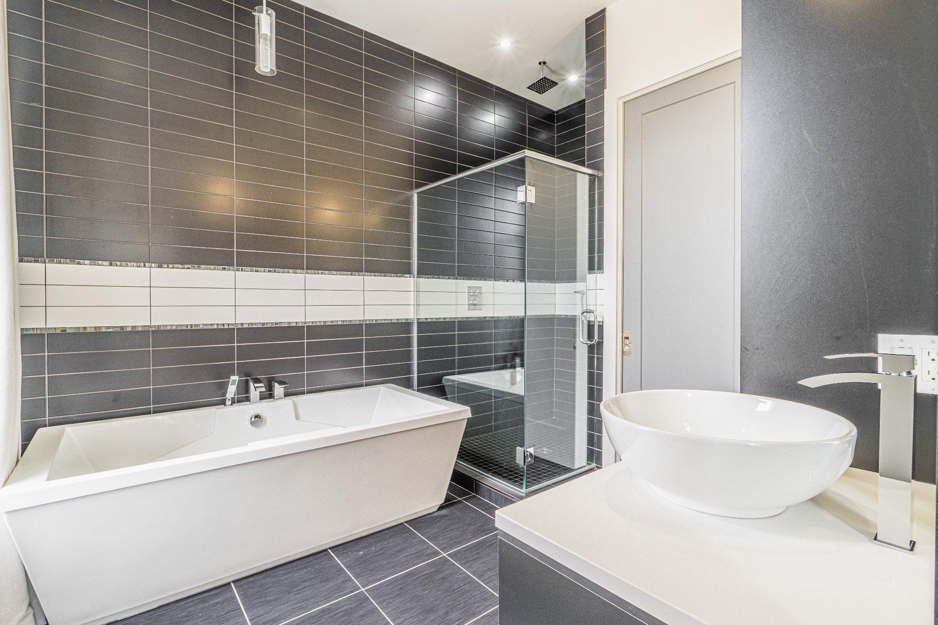 









120


Rue de Candiac

, 1403,
Sherbrooke (Les Nations),




QC
J1L1G8

