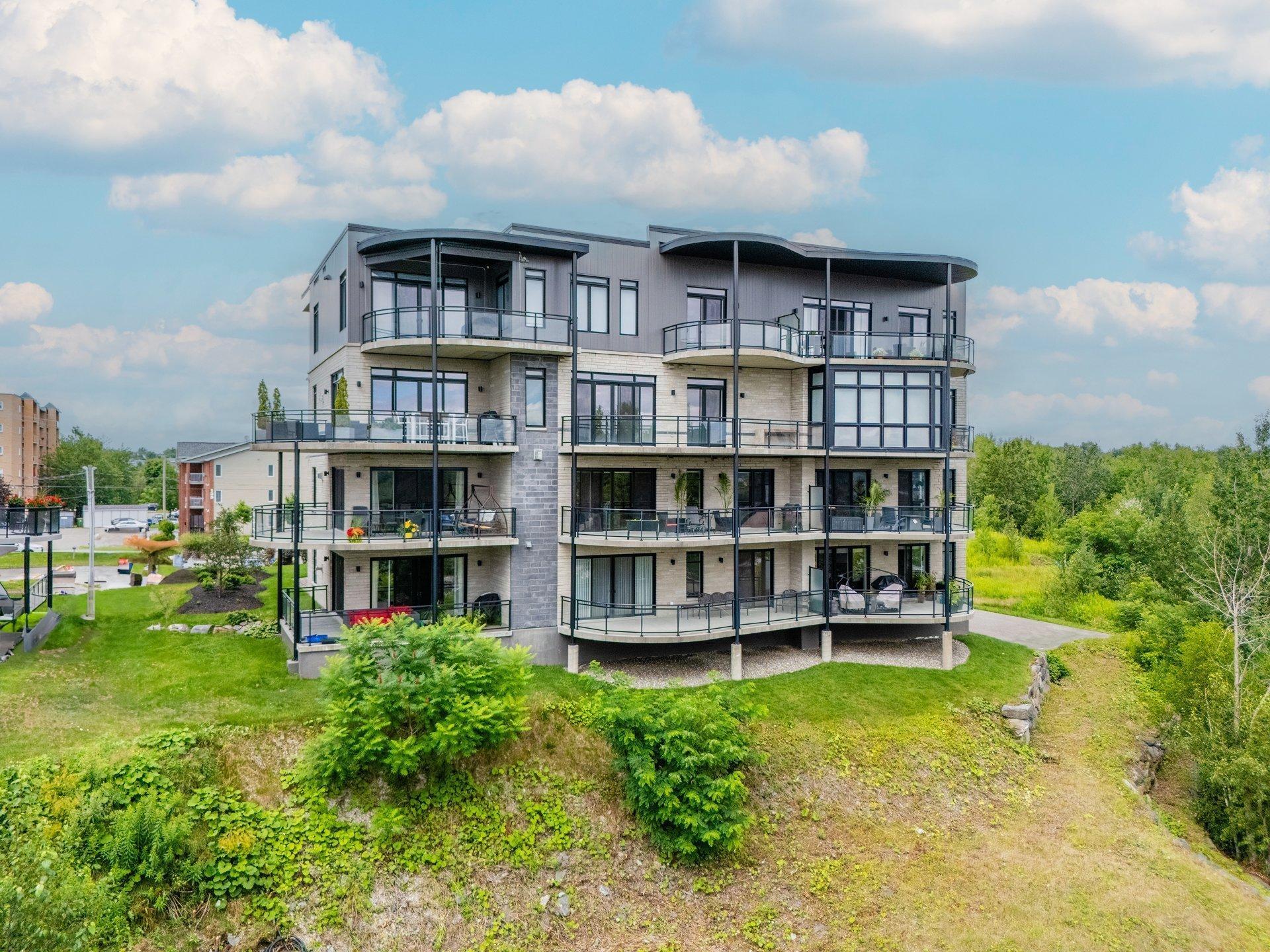 









120


Rue de Candiac

, 1403,
Sherbrooke (Les Nations),




QC
J1L1G8

