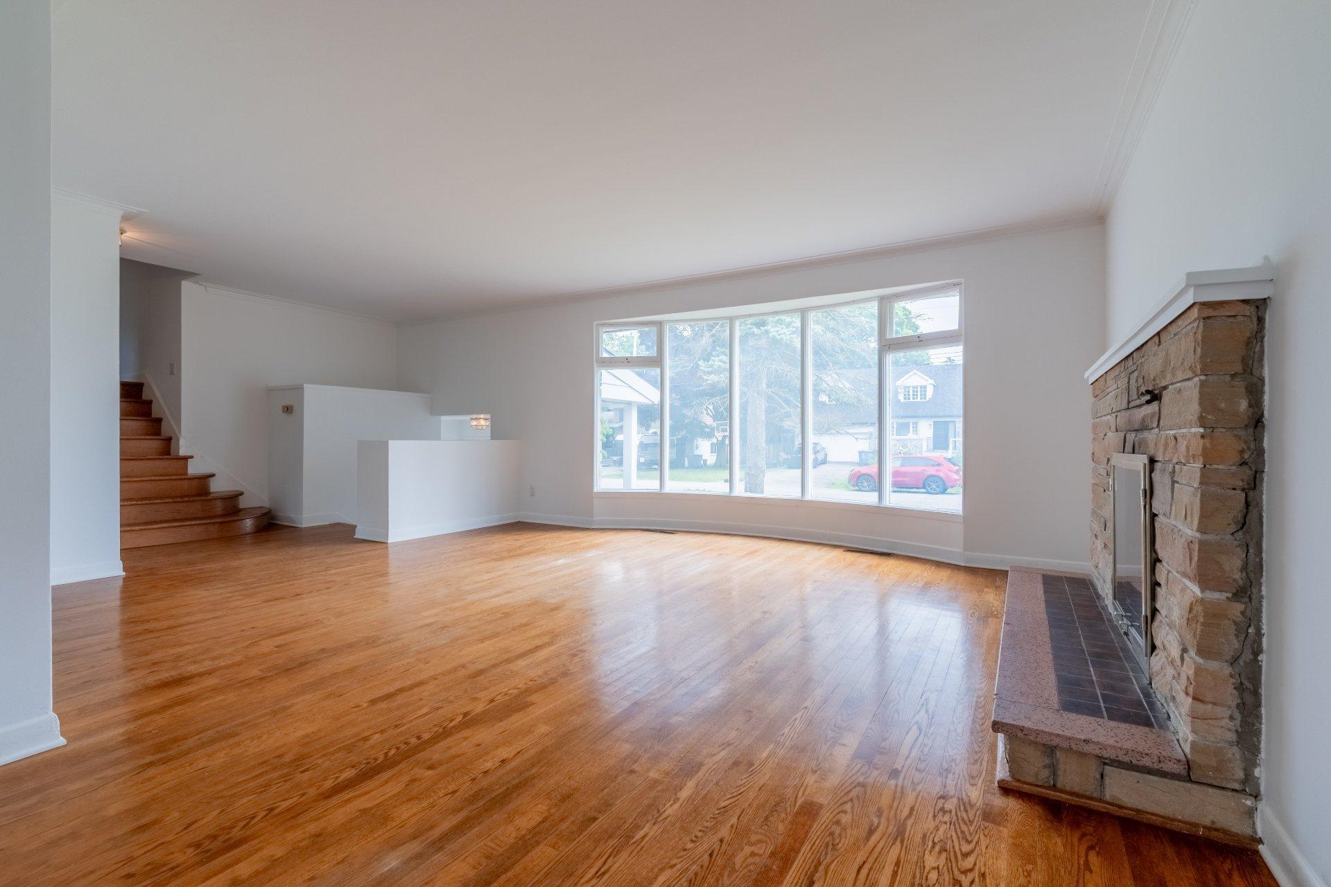 









165


Stonehenge Drive

,
Beaconsfield,




QC
H9W3X6

