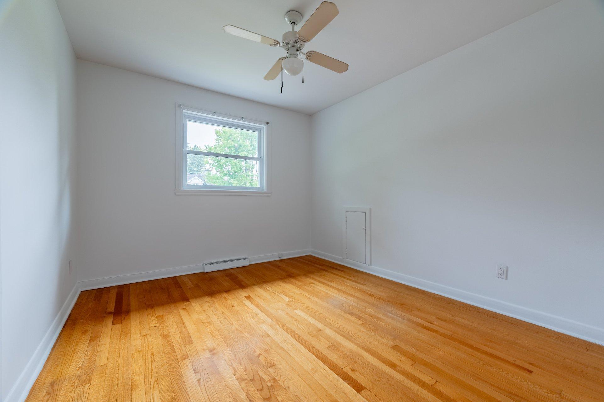









165


Stonehenge Drive

,
Beaconsfield,




QC
H9W3X6

