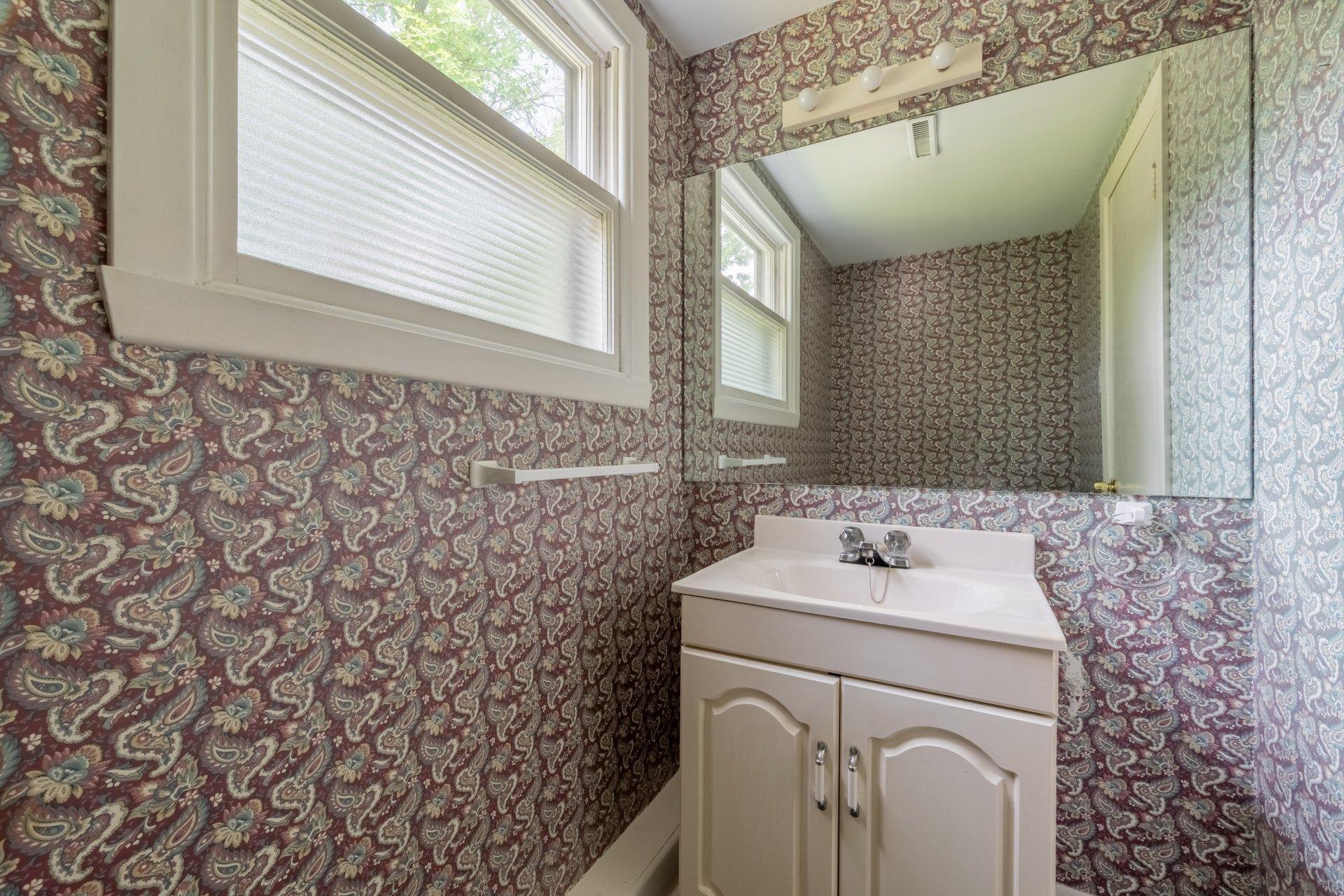 









165


Stonehenge Drive

,
Beaconsfield,




QC
H9W3X6

