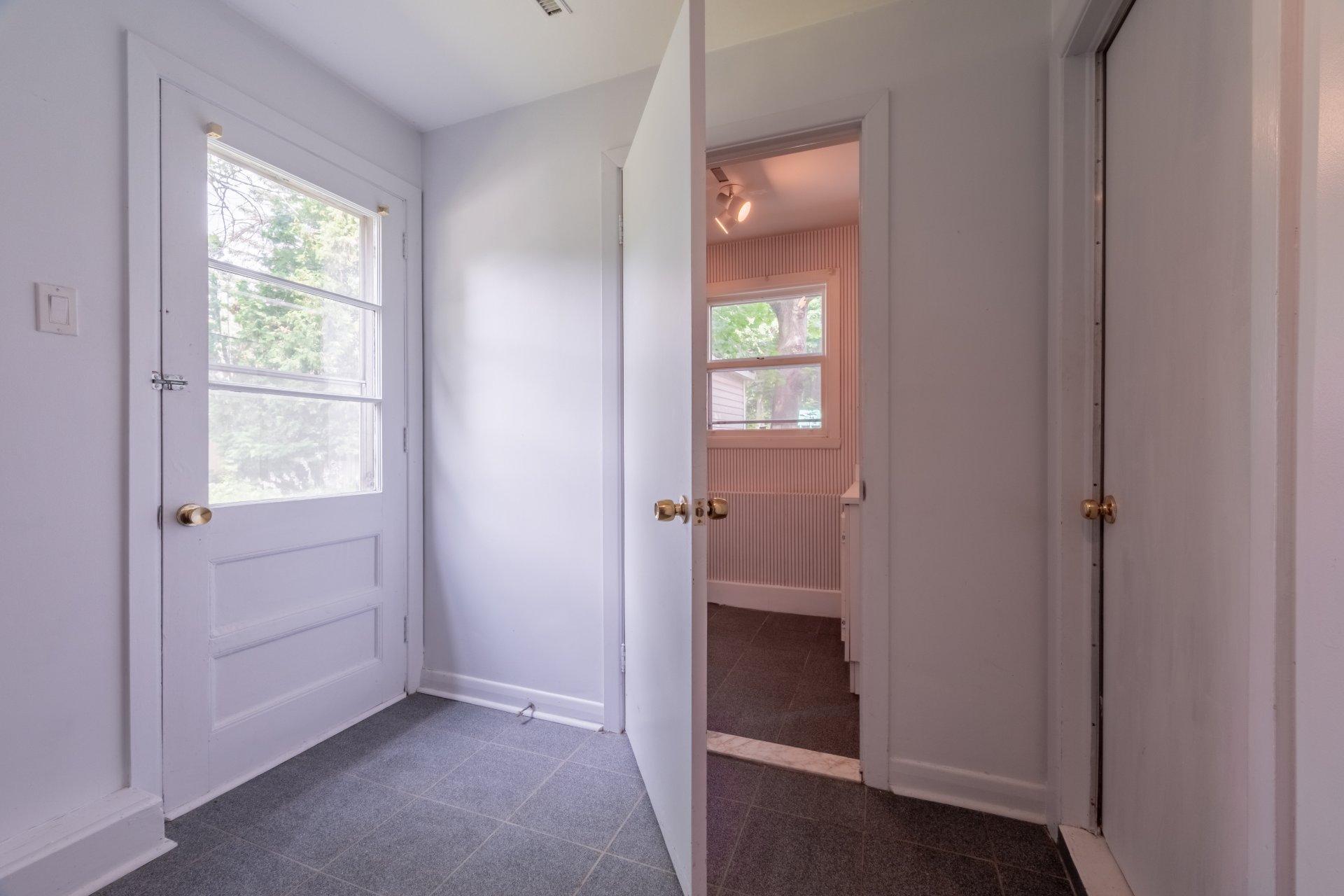 









165


Stonehenge Drive

,
Beaconsfield,




QC
H9W3X6

