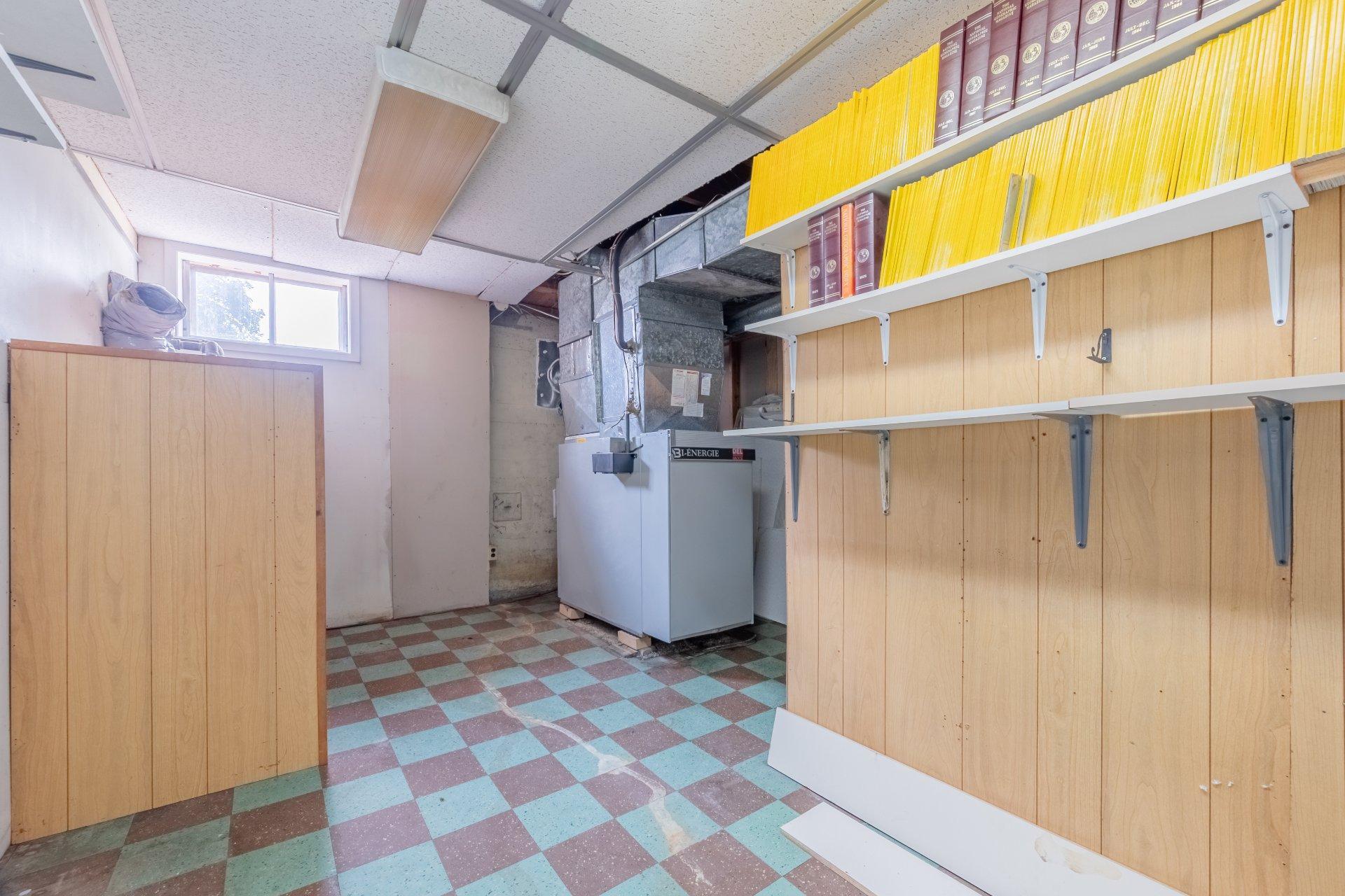 









165


Stonehenge Drive

,
Beaconsfield,




QC
H9W3X6

