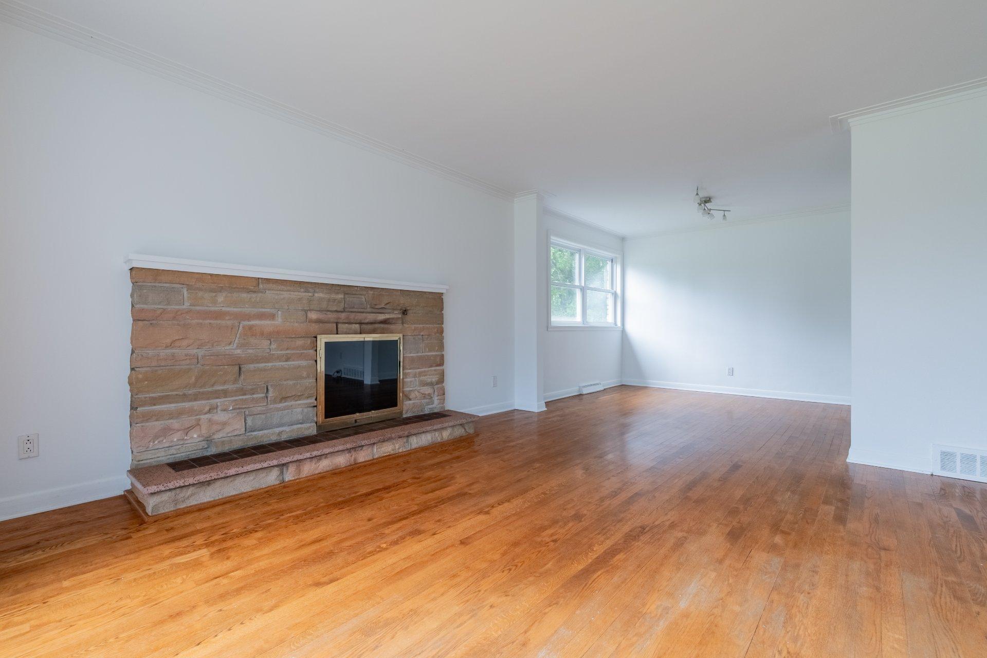 









165


Stonehenge Drive

,
Beaconsfield,




QC
H9W3X6

