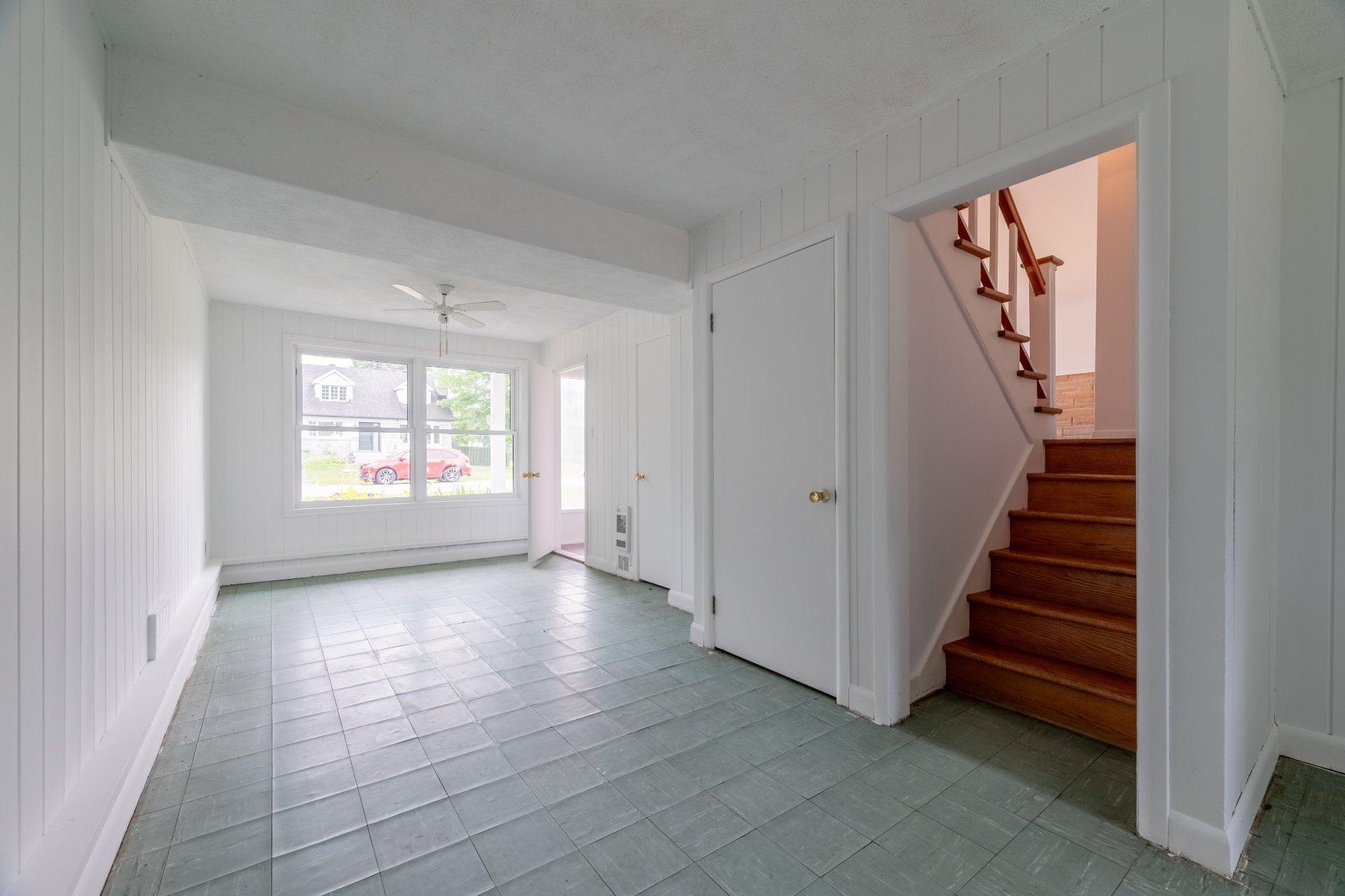 









165


Stonehenge Drive

,
Beaconsfield,




QC
H9W3X6

