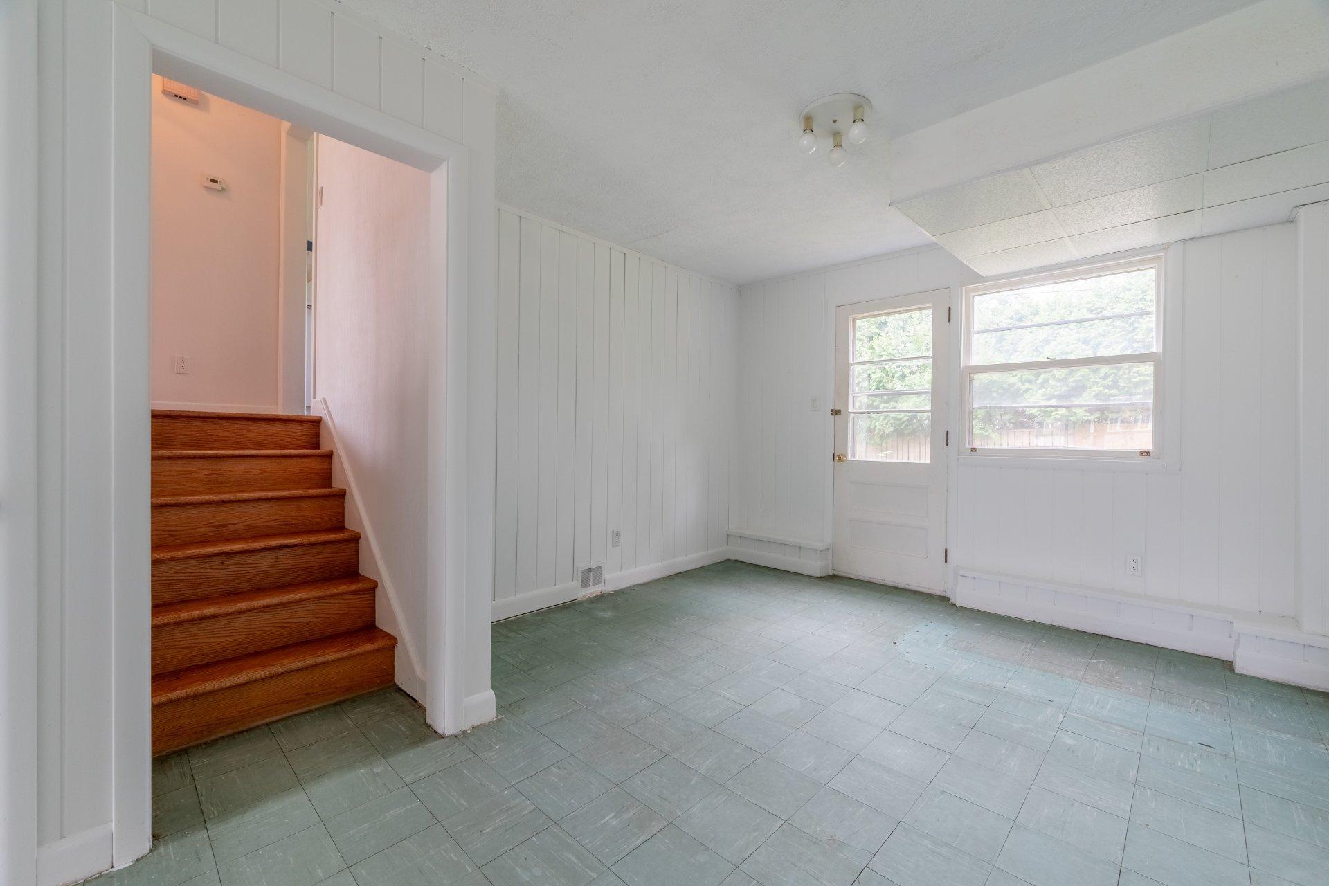 









165


Stonehenge Drive

,
Beaconsfield,




QC
H9W3X6

