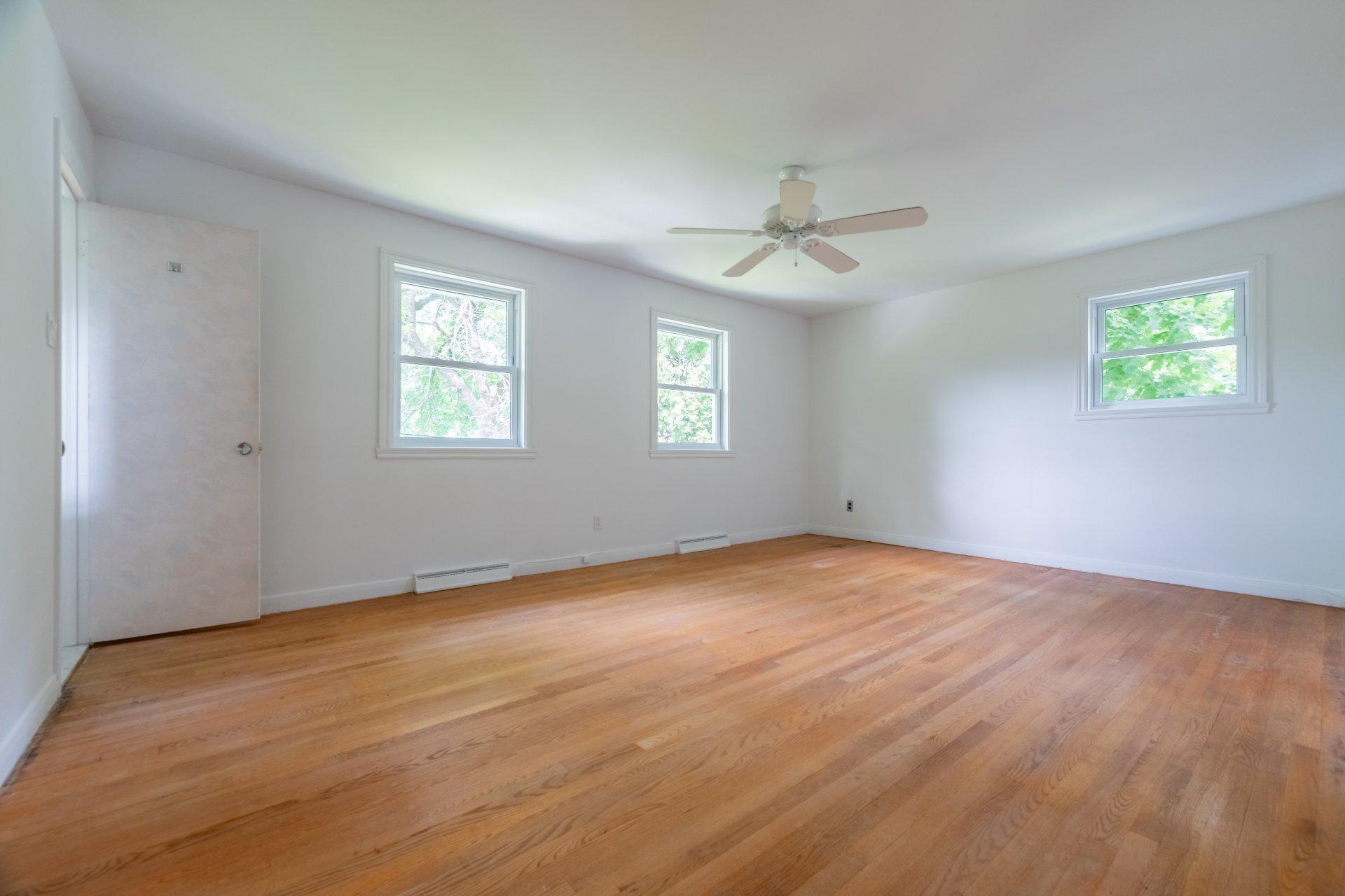 









165


Stonehenge Drive

,
Beaconsfield,




QC
H9W3X6

