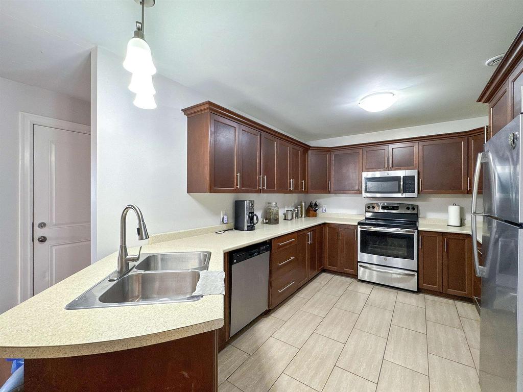












31 & 33 Parkman Drive

,
Charlottetown,




PE
C1C 0T3

