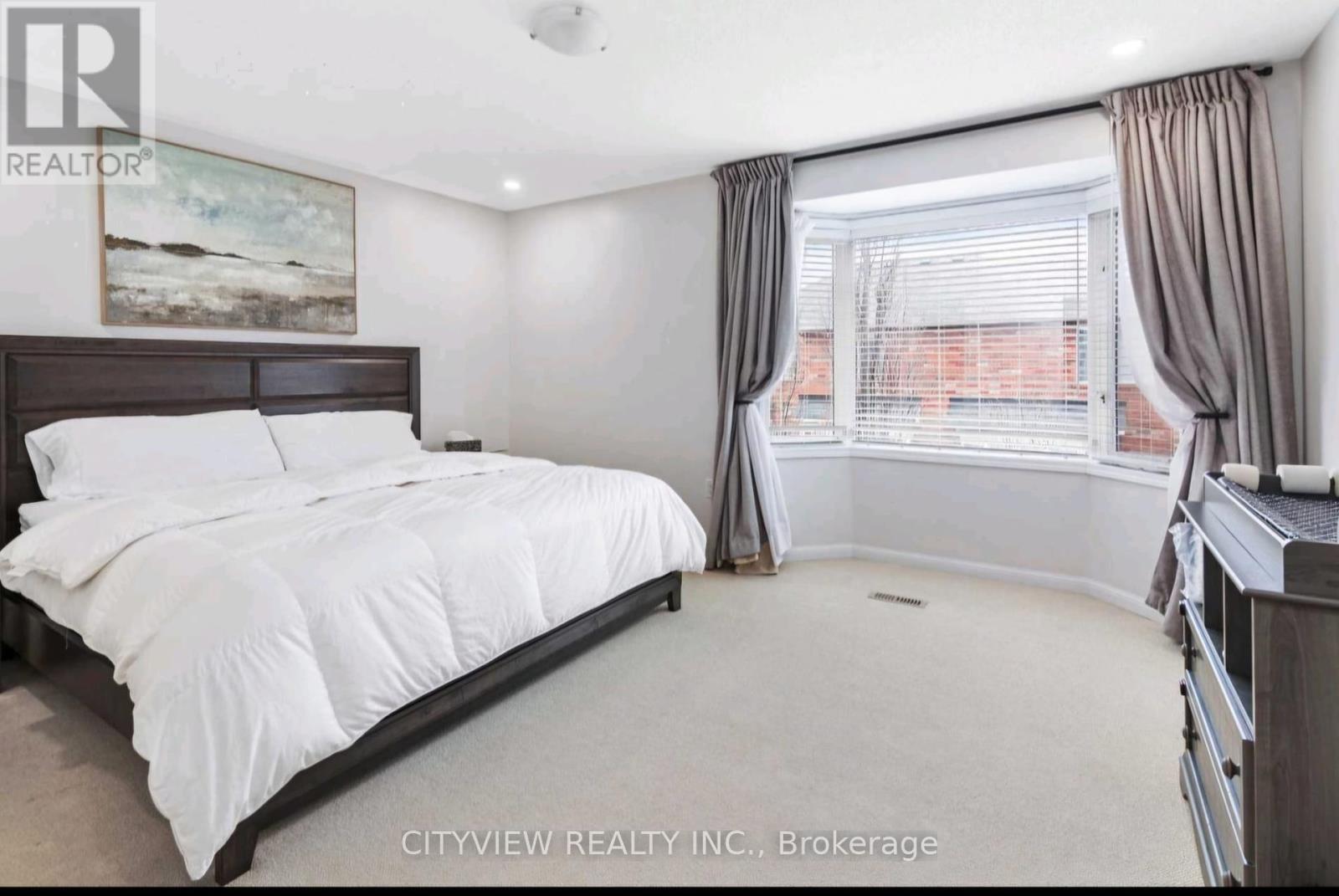 












608 BROTHERS CRESCENT

,
Milton,




Ontario
L9T0G8


