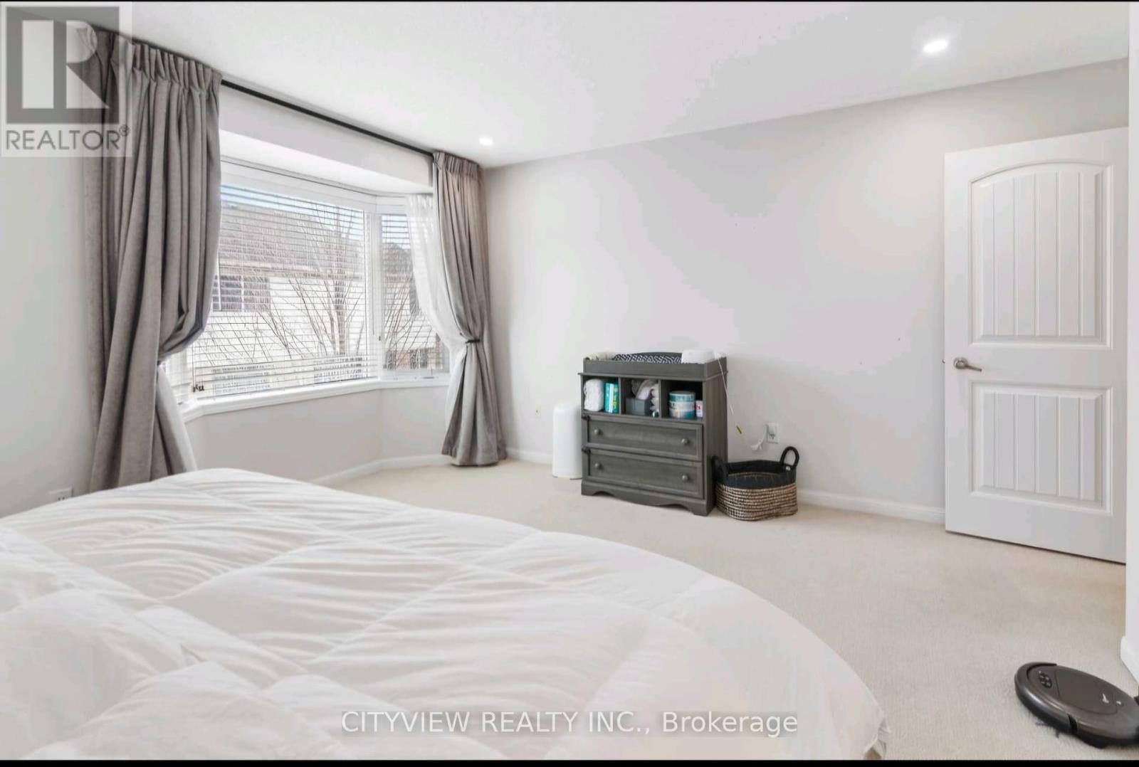 












608 BROTHERS CRESCENT

,
Milton,




Ontario
L9T0G8

