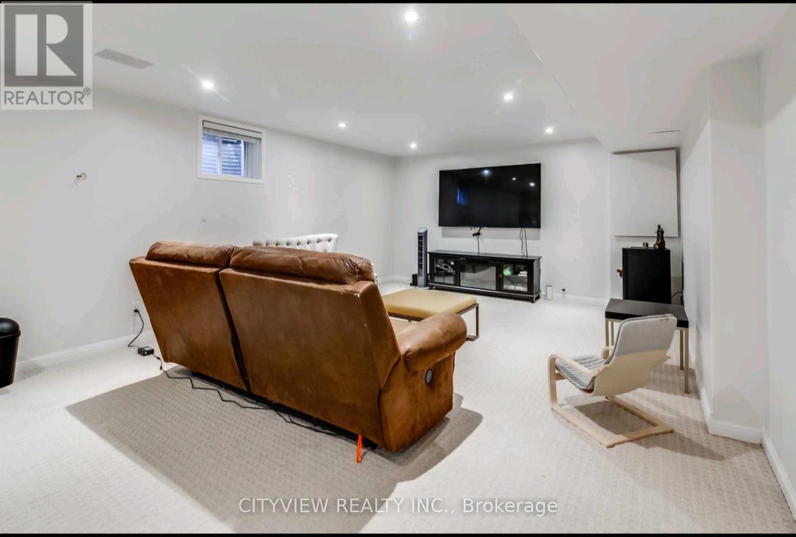 












608 BROTHERS CRESCENT

,
Milton,




Ontario
L9T0G8

