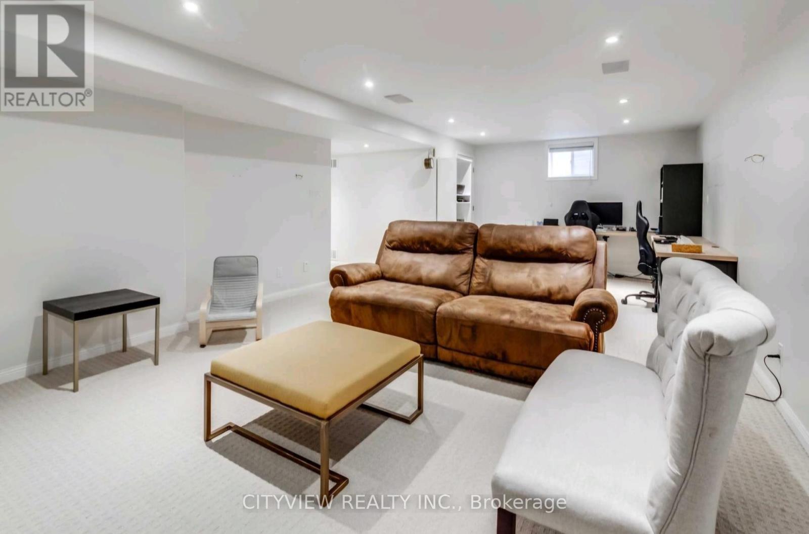 












608 BROTHERS CRESCENT

,
Milton,




Ontario
L9T0G8

