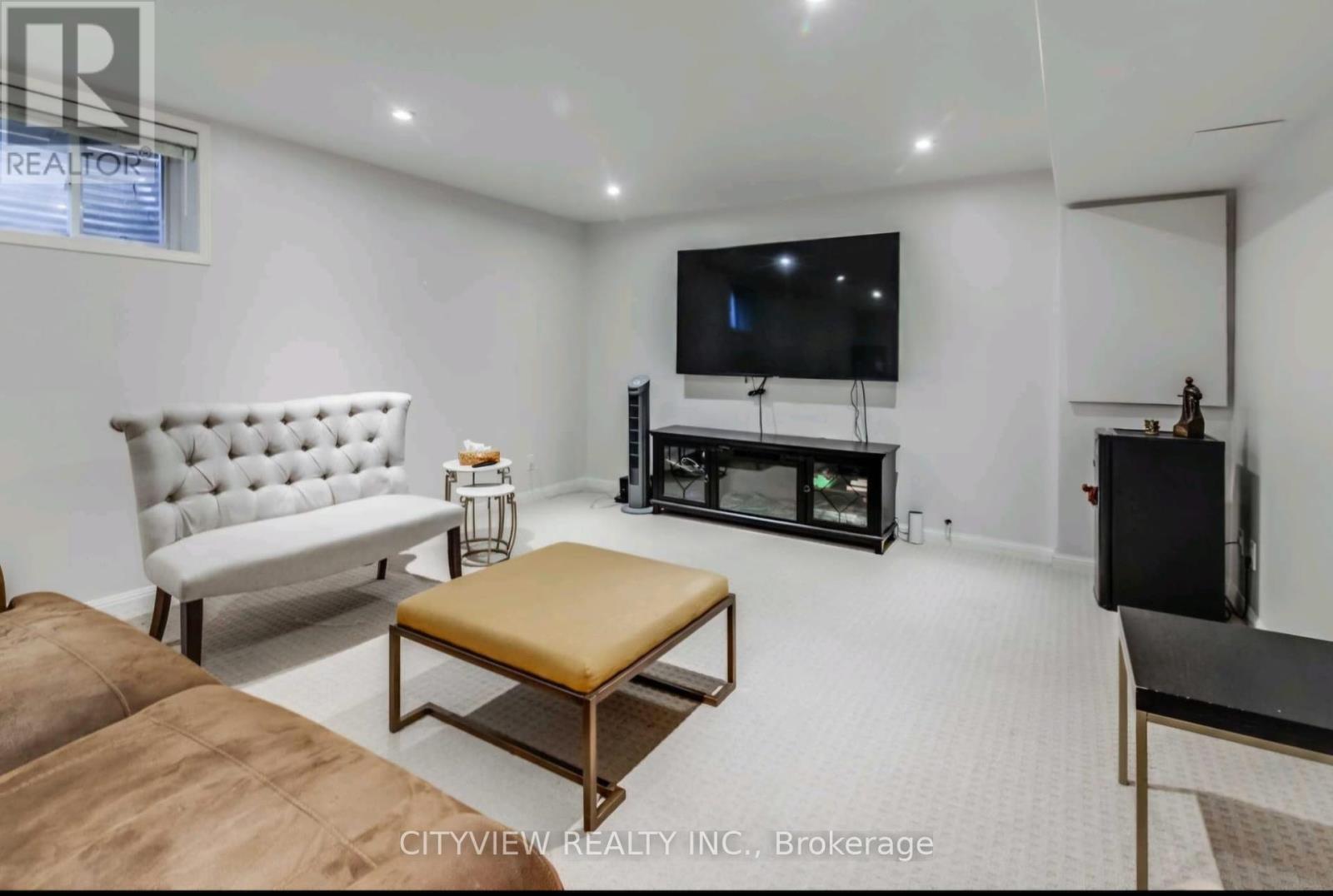 












608 BROTHERS CRESCENT

,
Milton,




Ontario
L9T0G8

