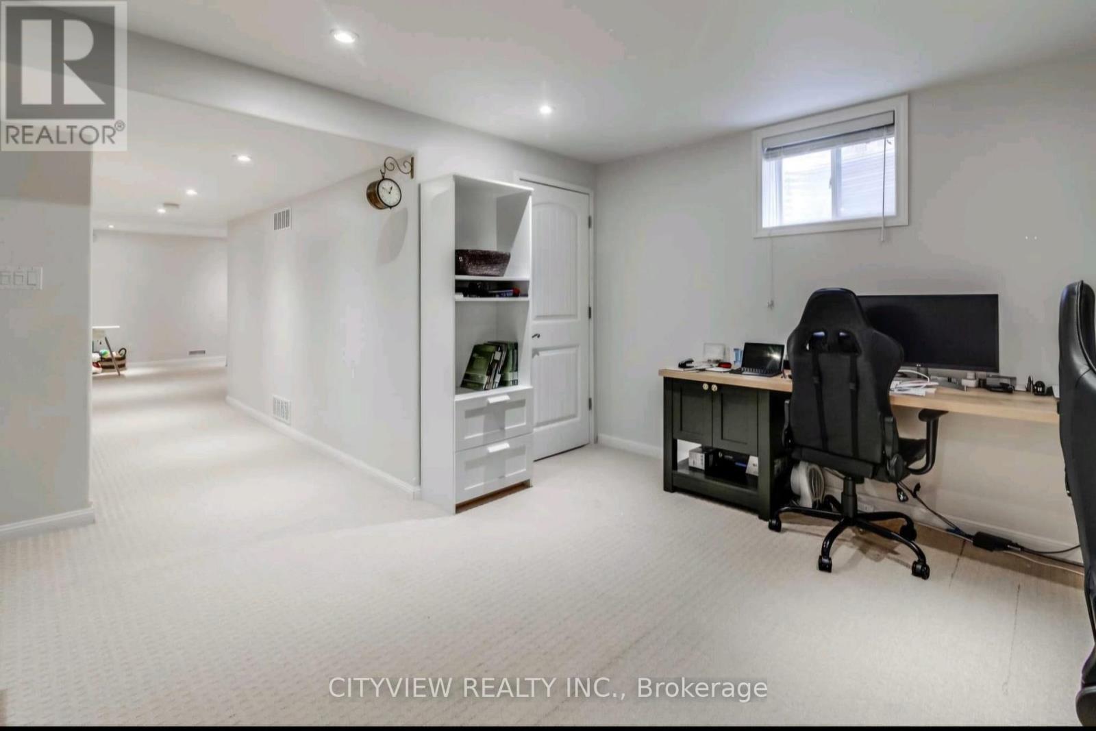 












608 BROTHERS CRESCENT

,
Milton,




Ontario
L9T0G8

