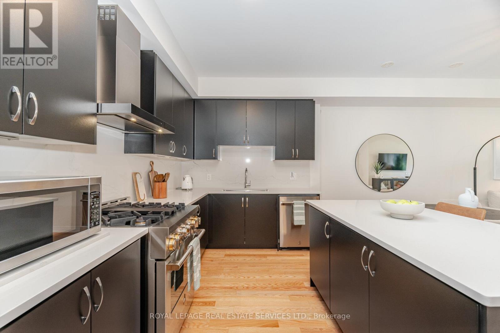 












2 - 40 BAYNES WAY

,
Bradford West Gwillimbury,




Ontario
L3Z4M4

