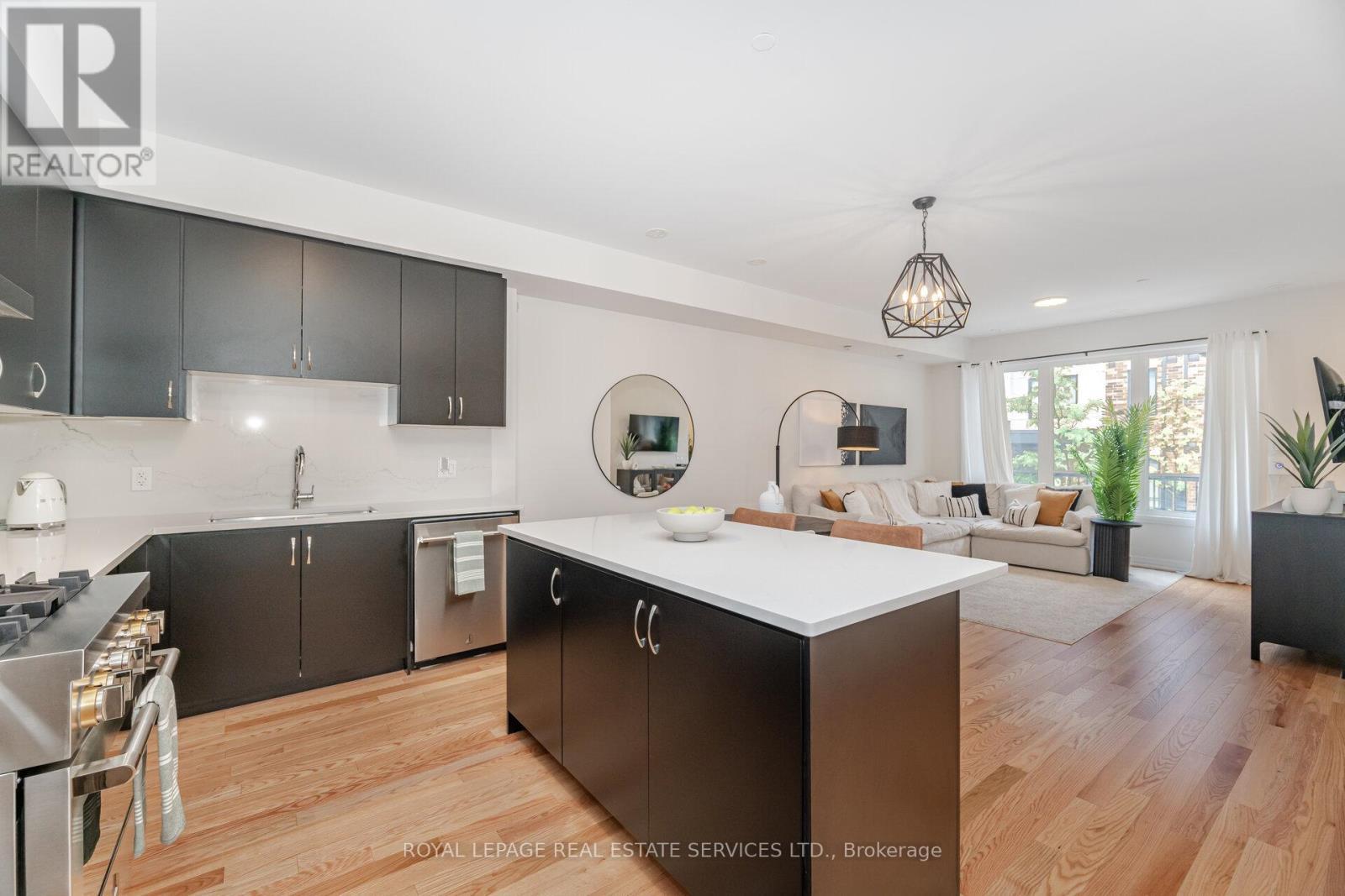 












2 - 40 BAYNES WAY

,
Bradford West Gwillimbury,




Ontario
L3Z4M4

