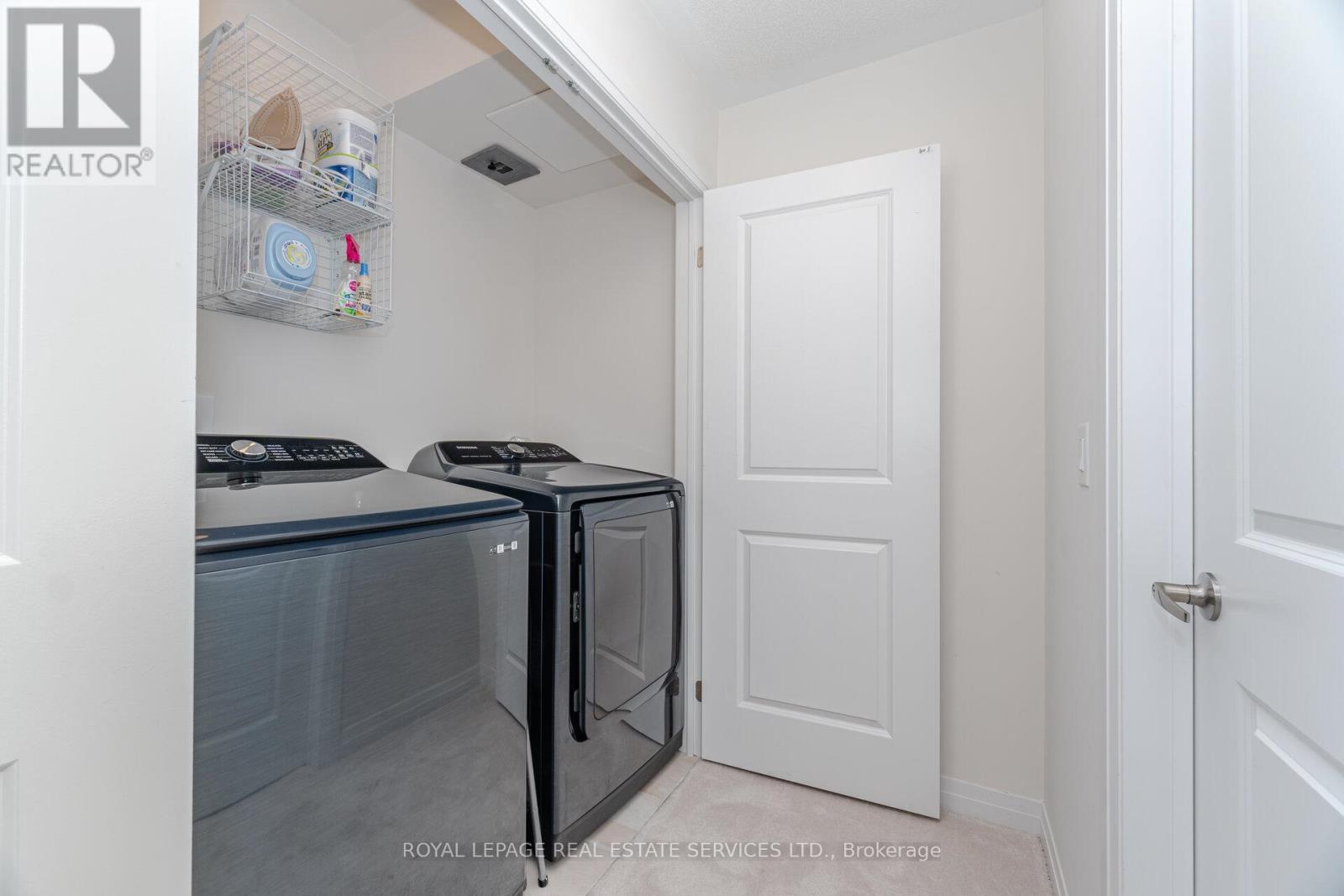 












2 - 40 BAYNES WAY

,
Bradford West Gwillimbury,




Ontario
L3Z4M4


